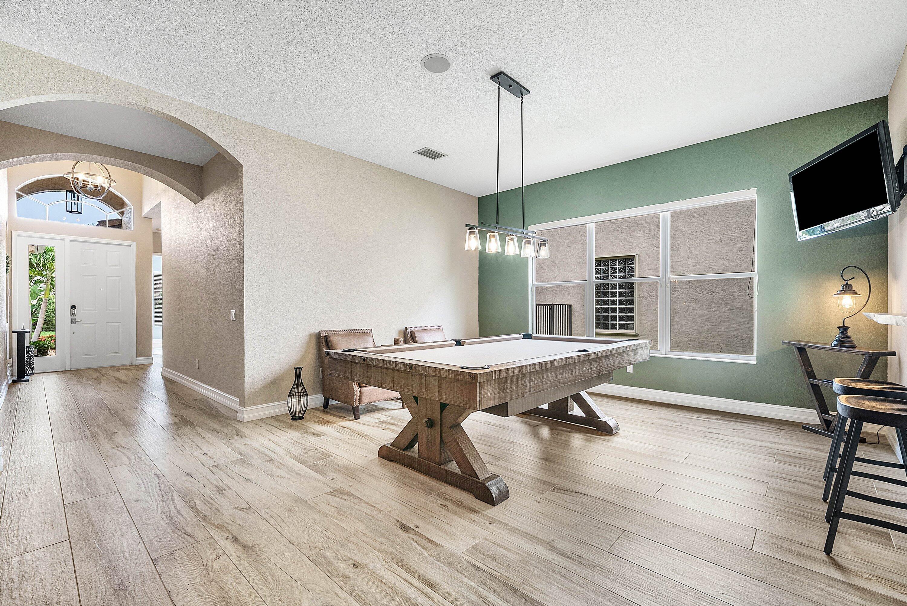 8564 BREEZY OAK Way