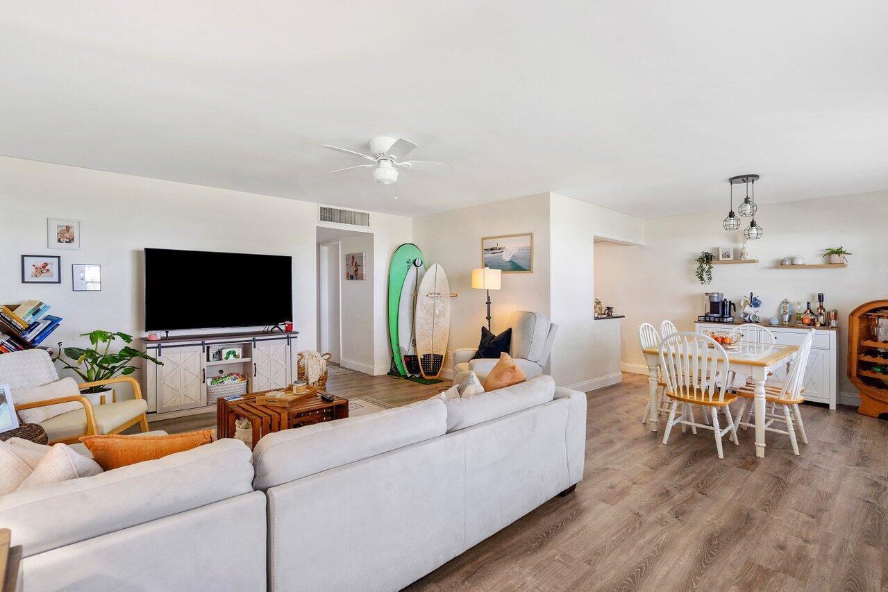 2455 NE 51st Street E102