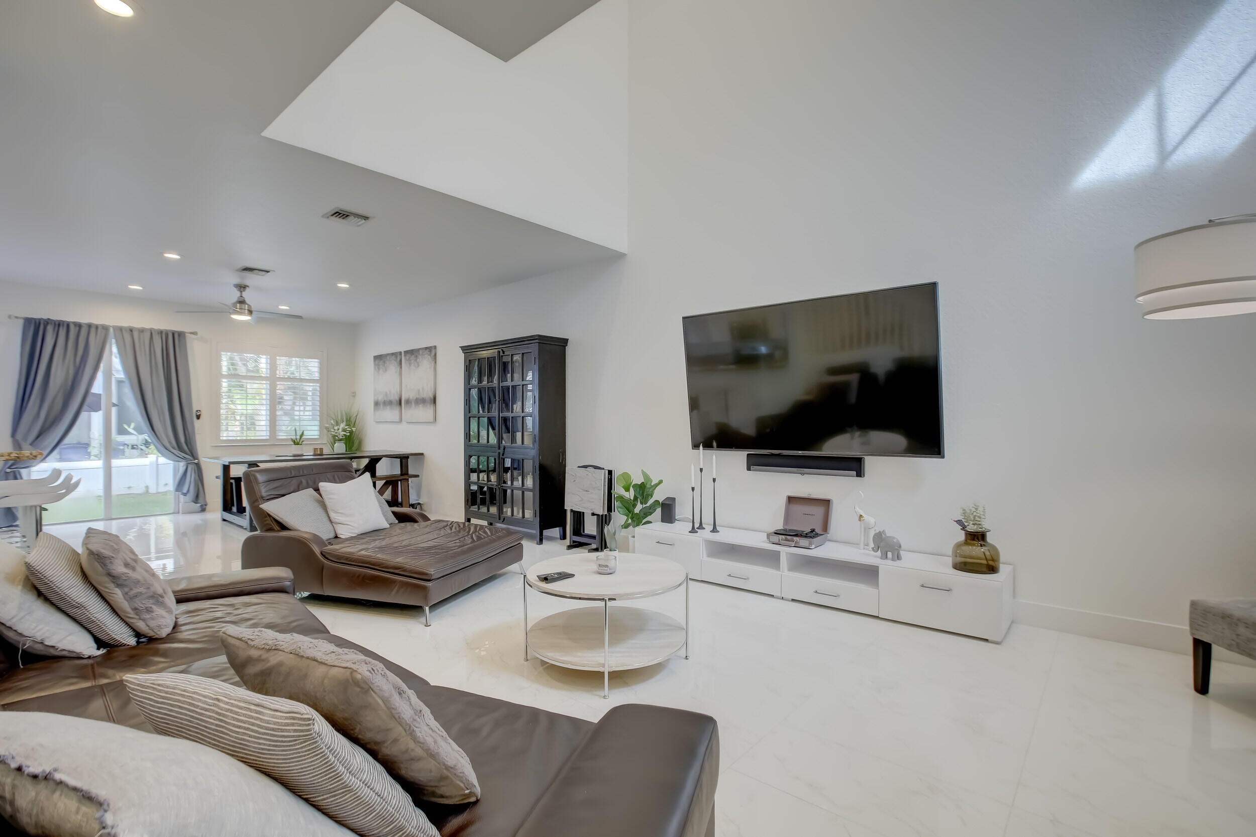 131 S East 7th Way 131