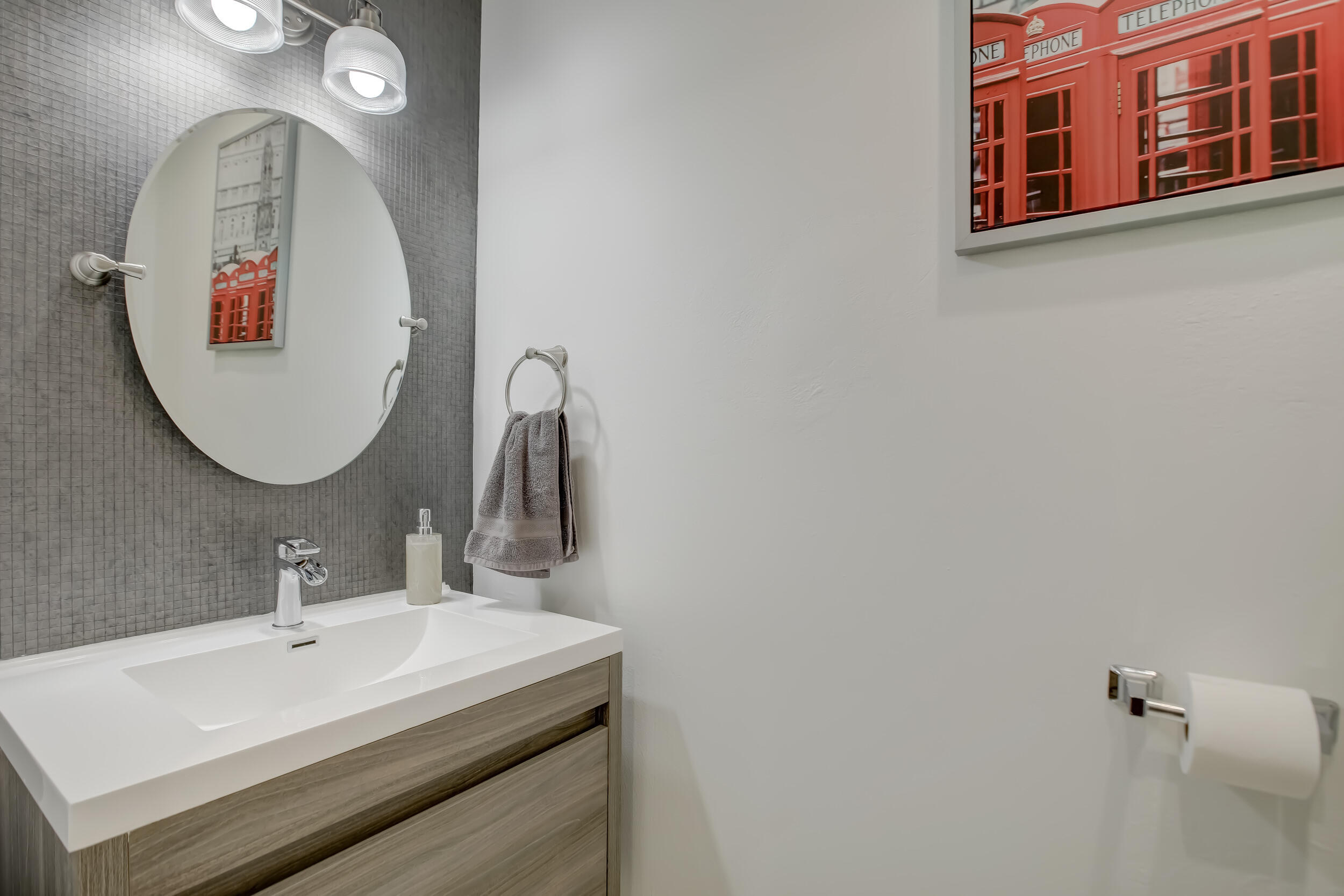 131 S East 7th Way 131
