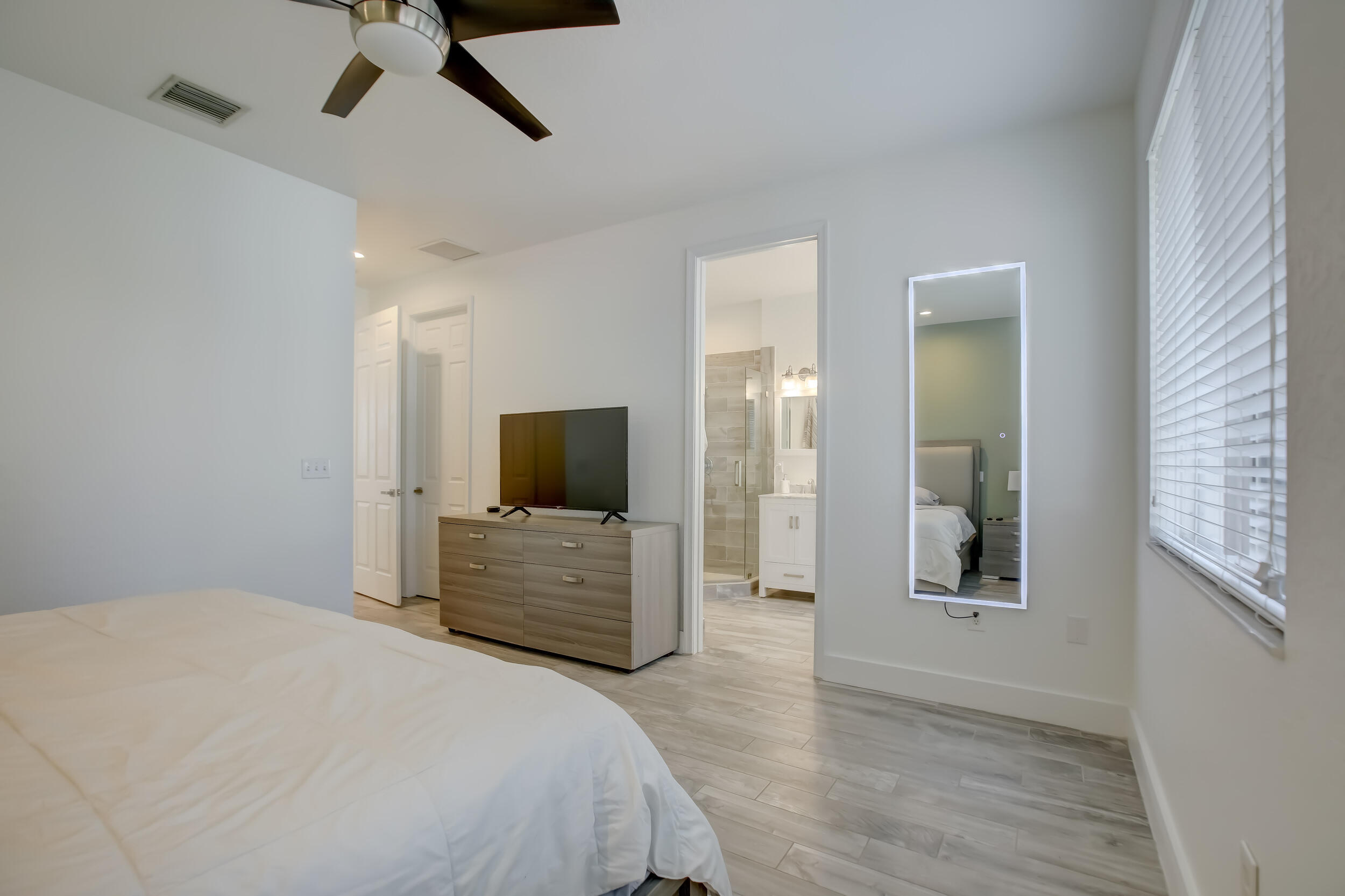 131 S East 7th Way 131