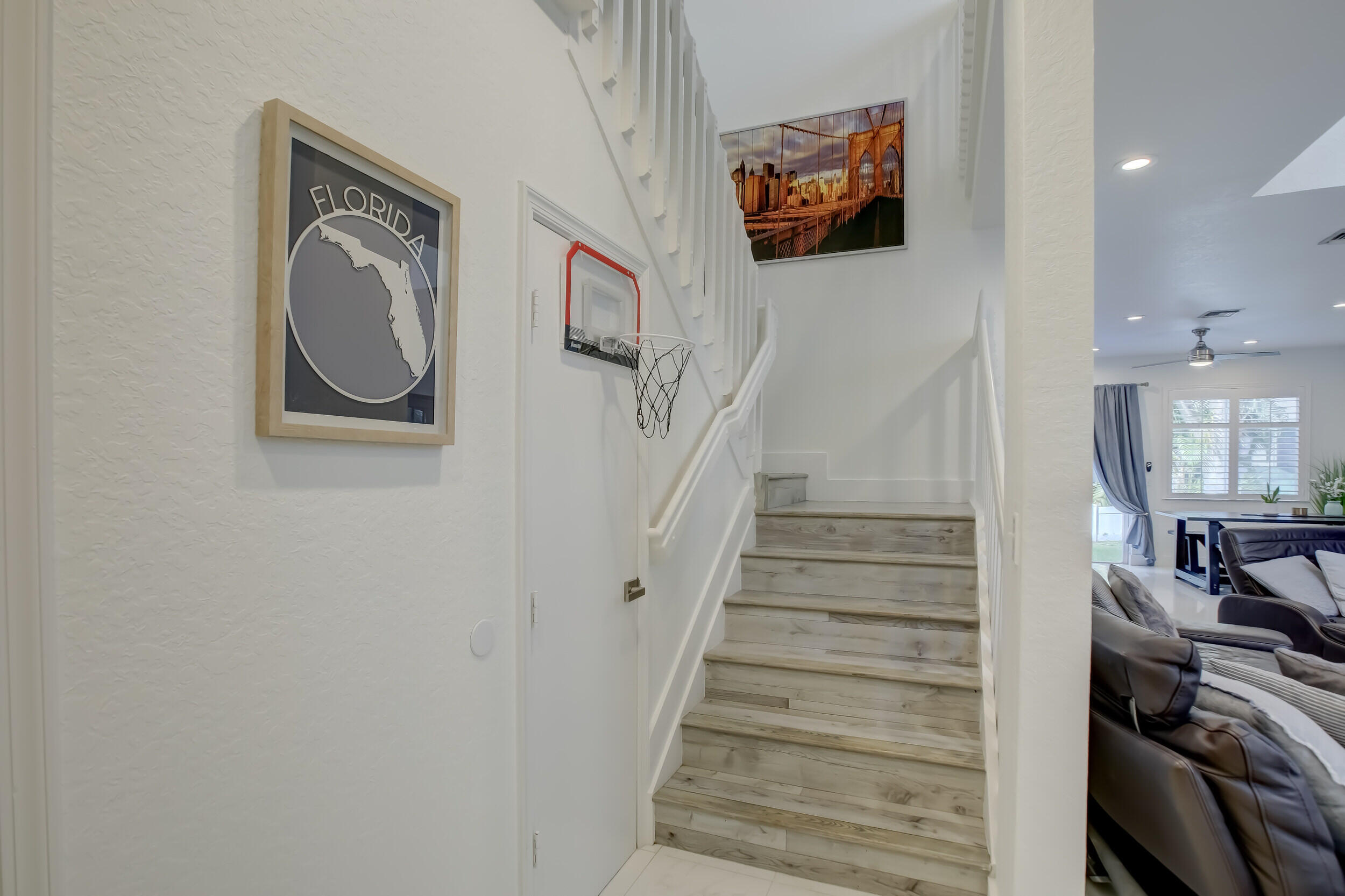 131 S East 7th Way 131