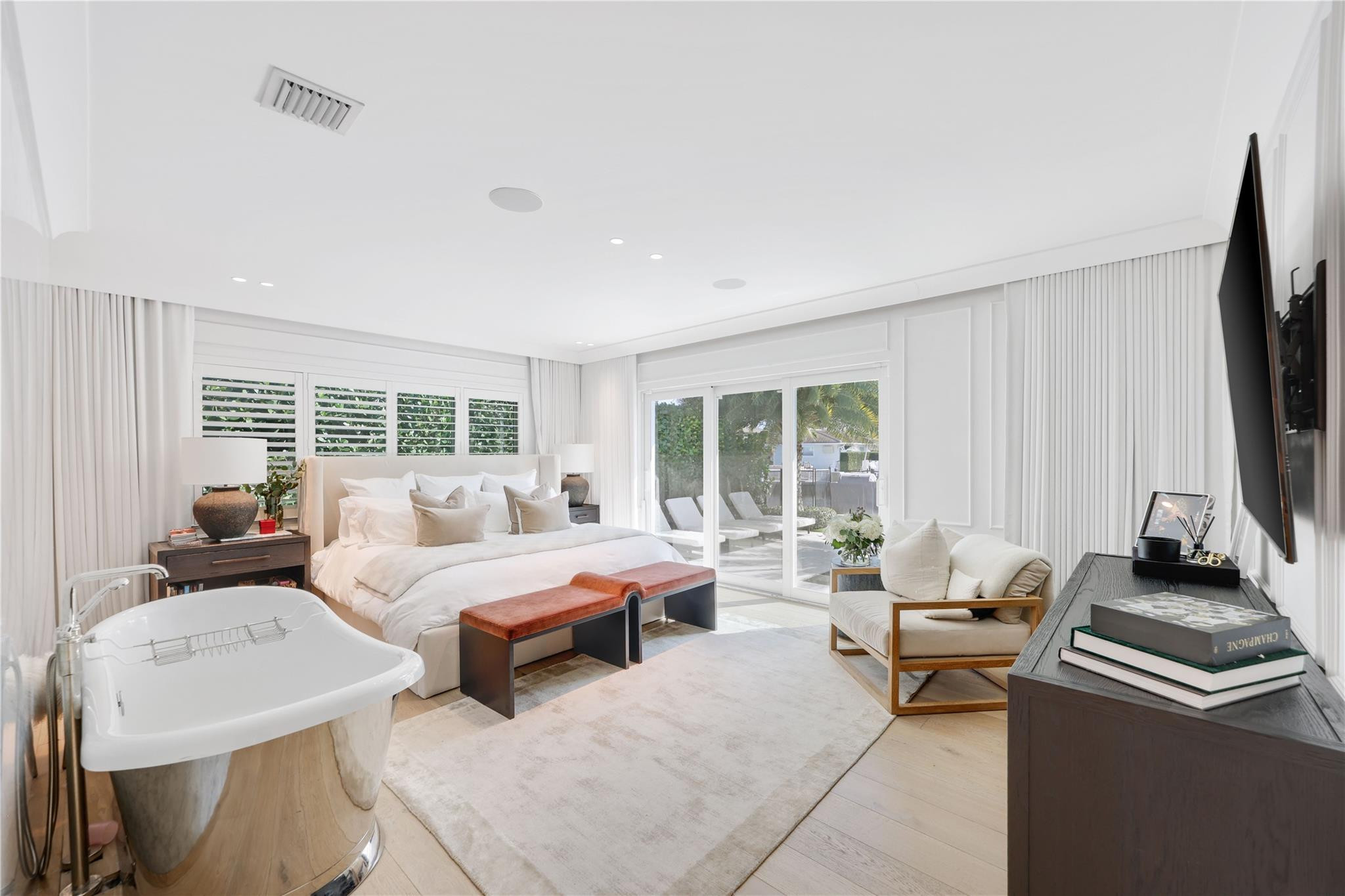 2300 SE 8TH Court