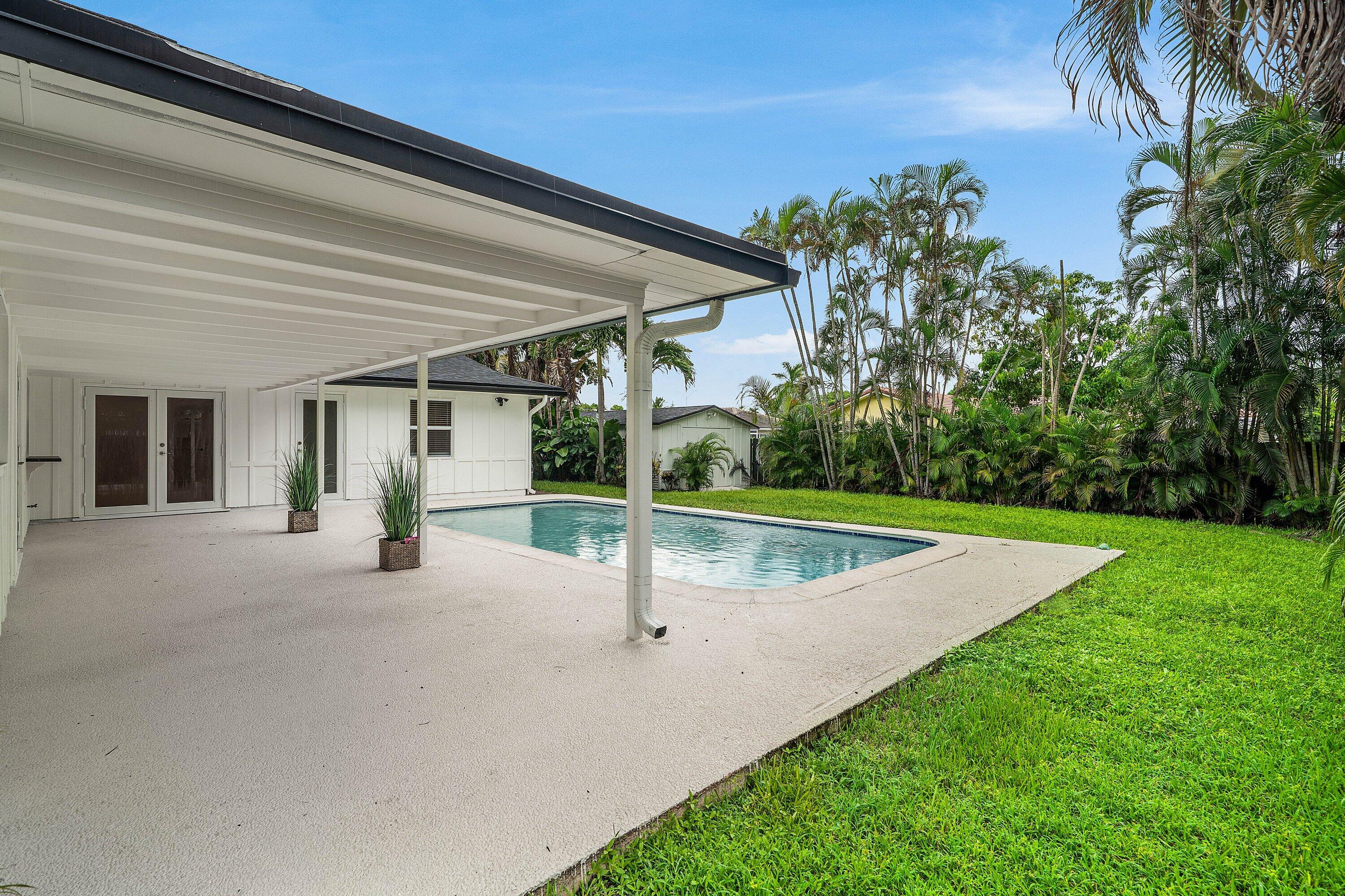1551 SW 10th Street