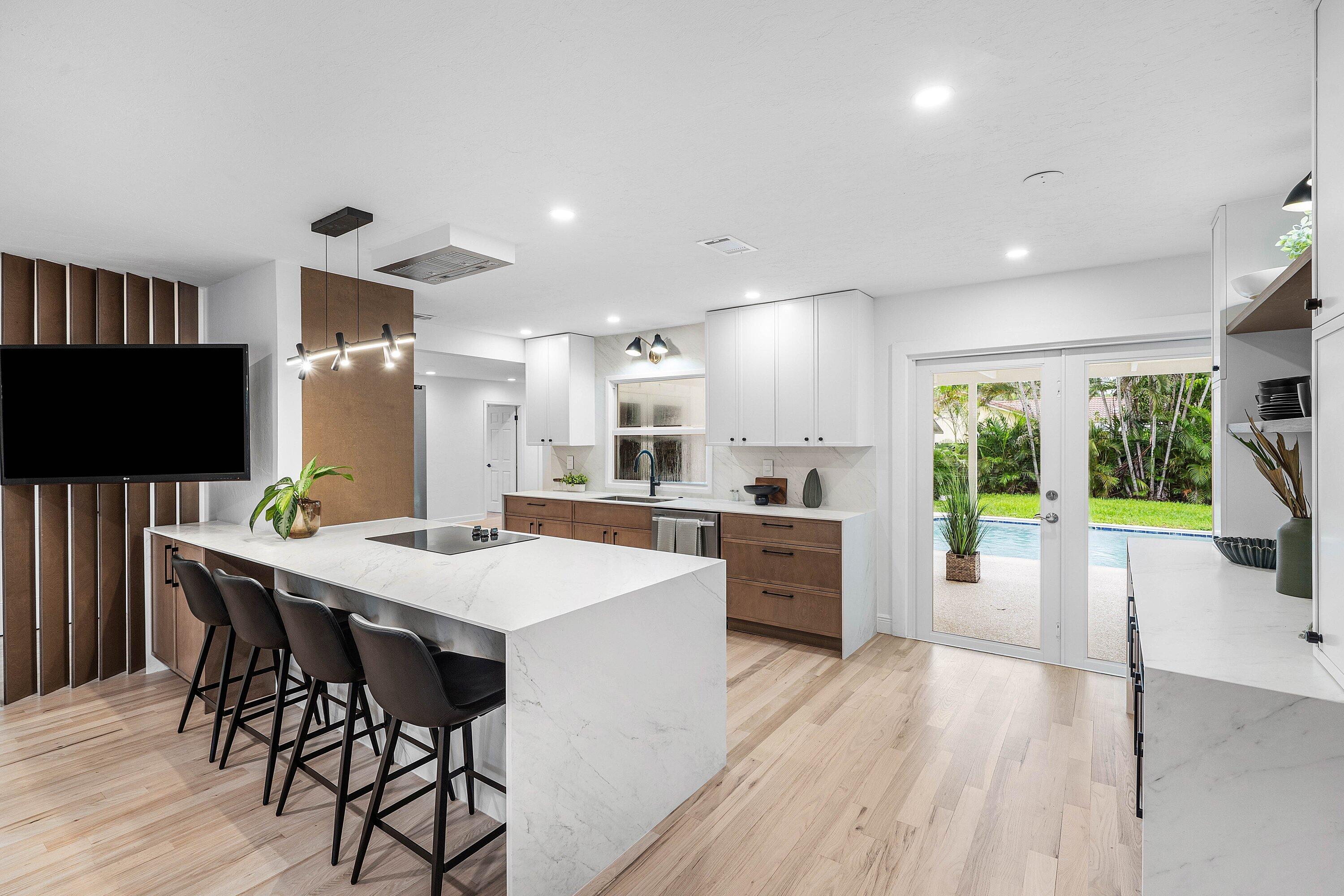 1551 SW 10th Street