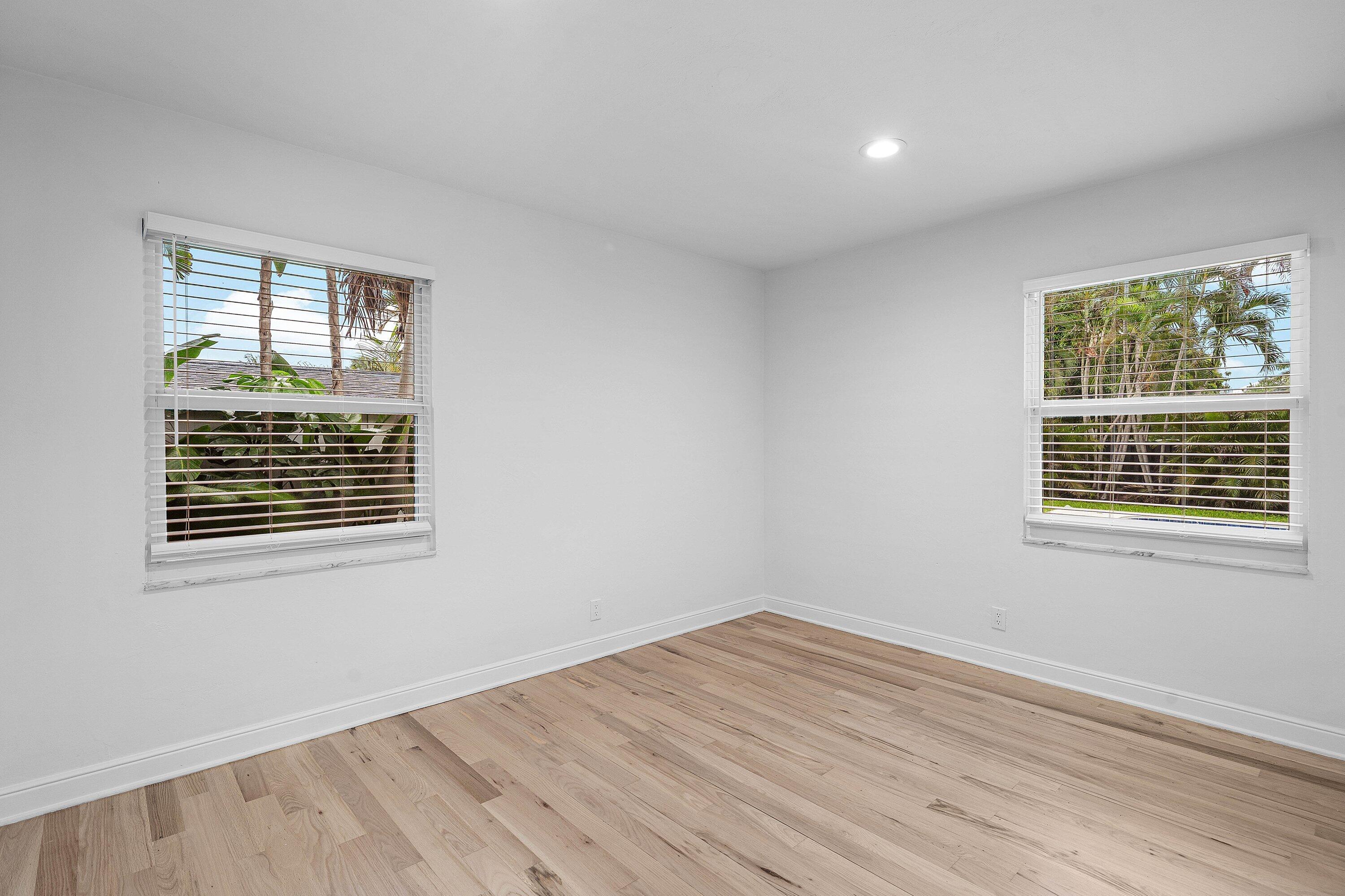 1551 SW 10th Street