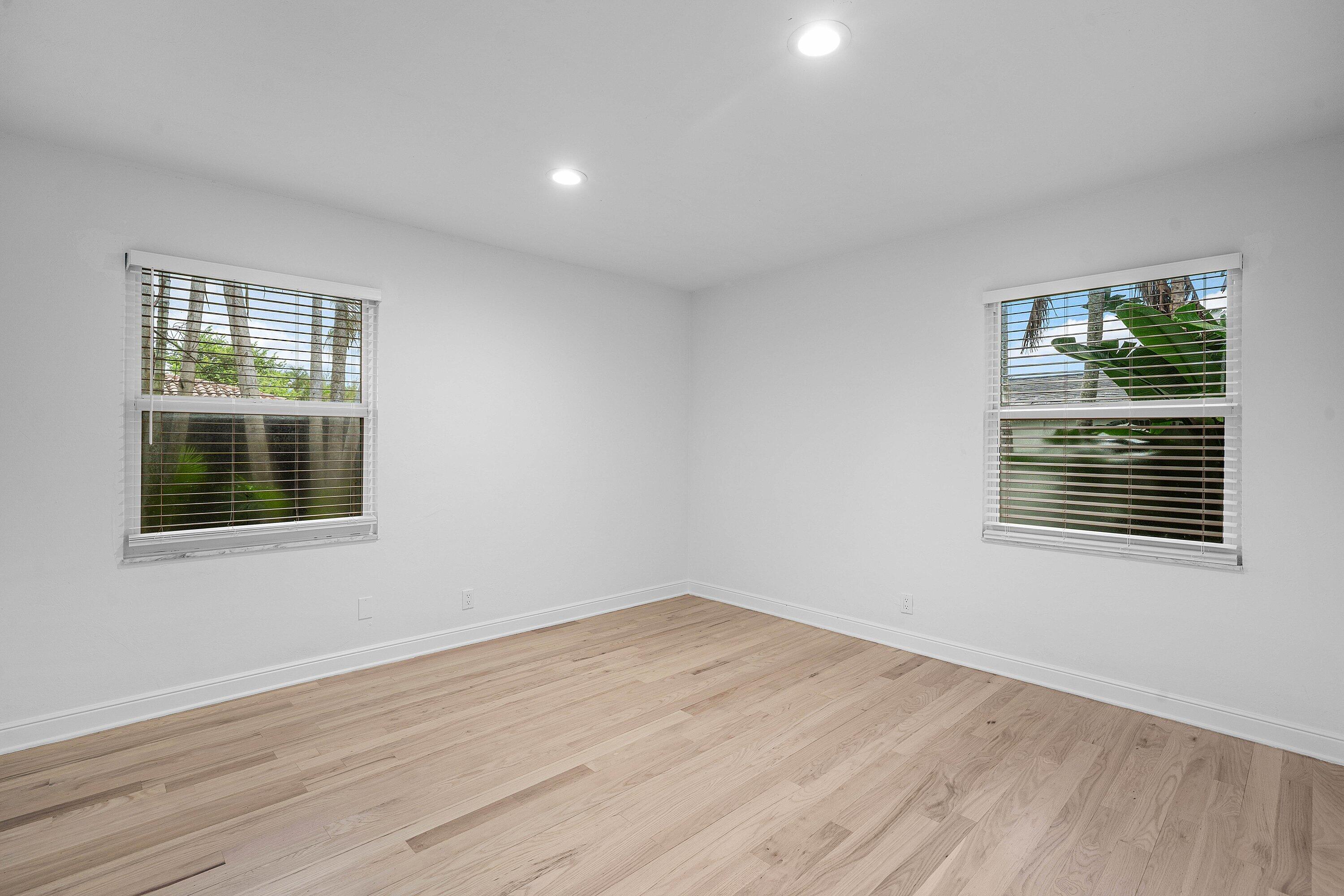 1551 SW 10th Street