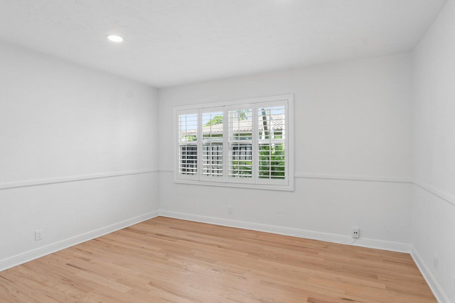1551 SW 10th Street