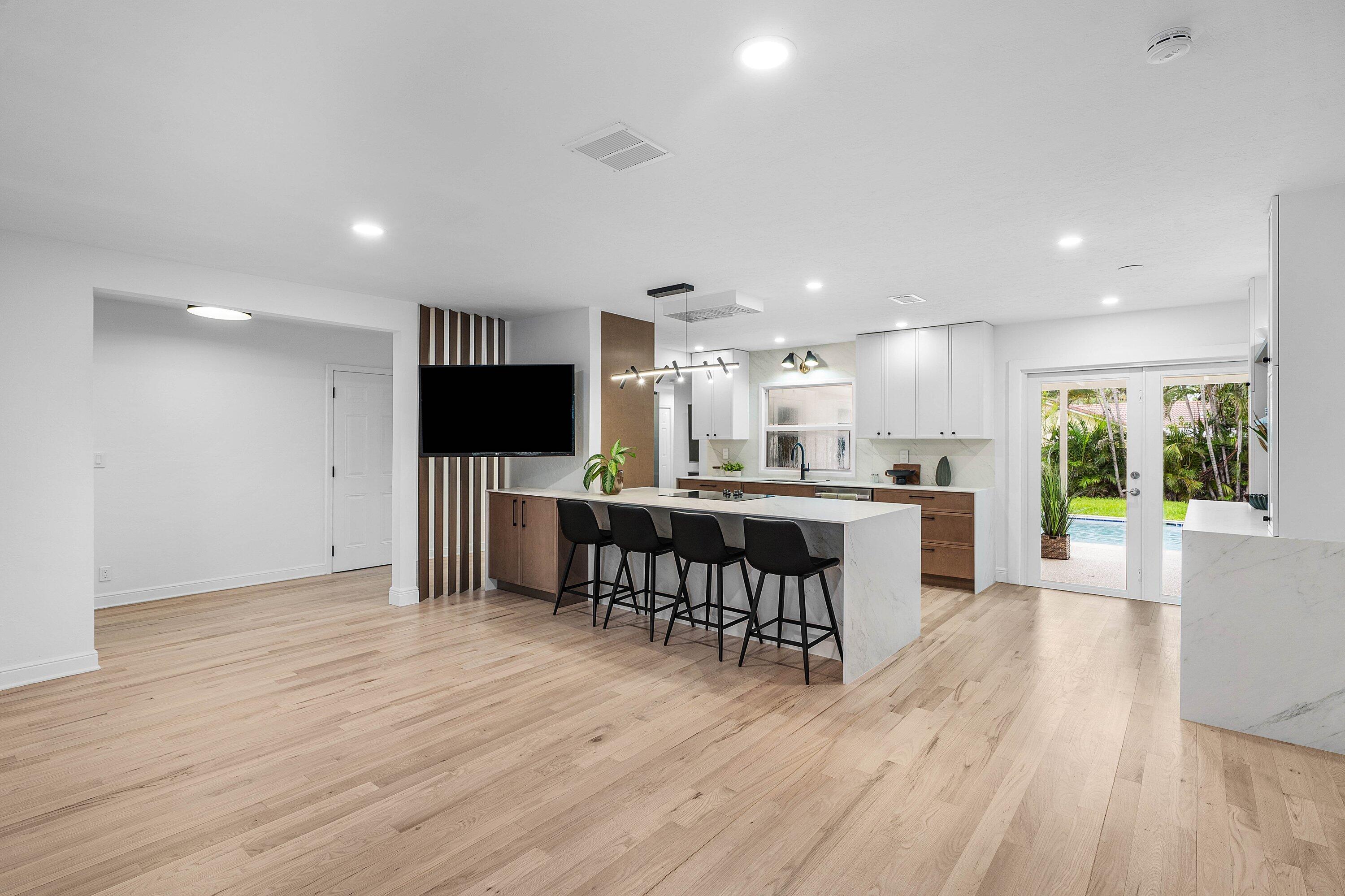 1551 SW 10th Street