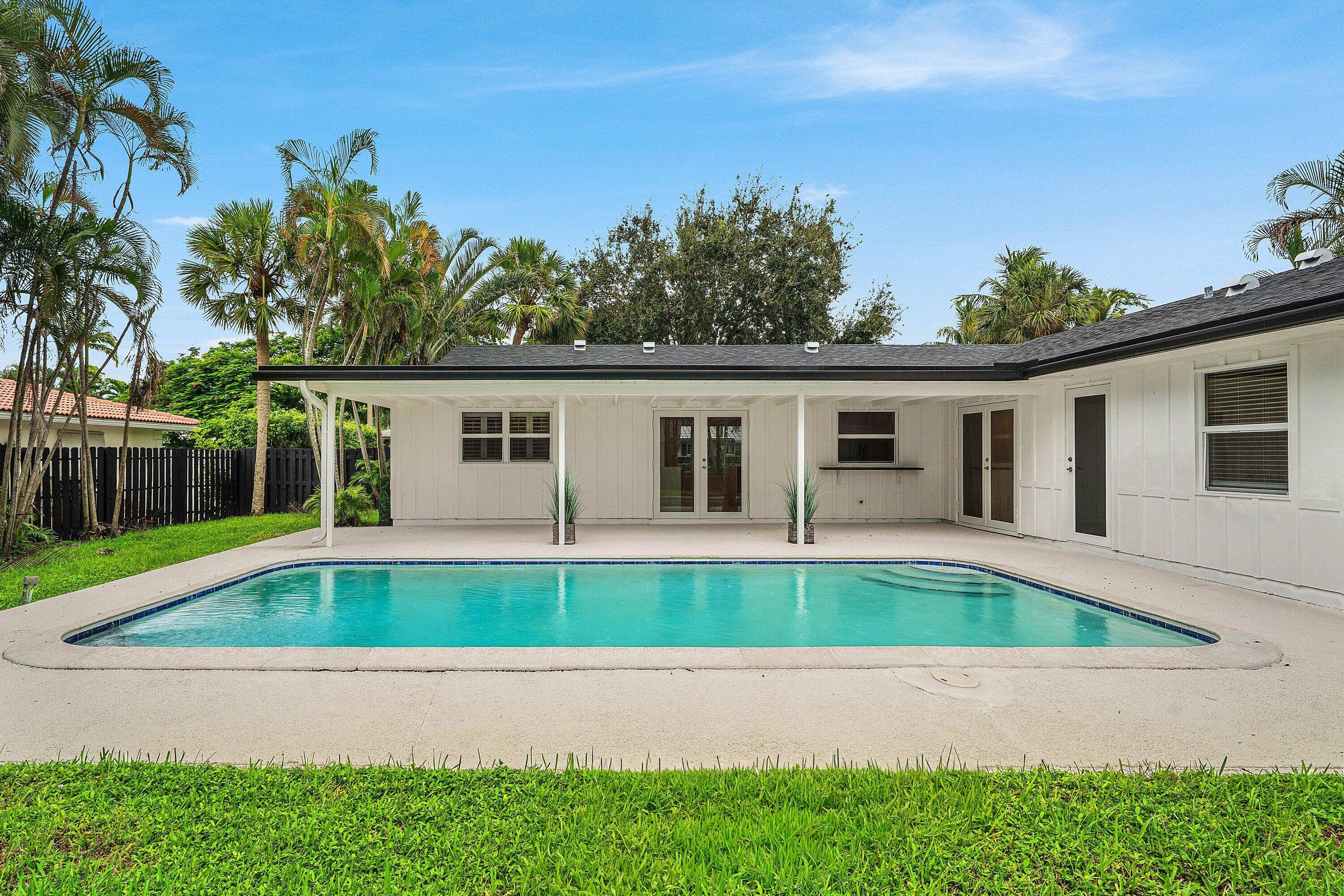1551 SW 10th Street