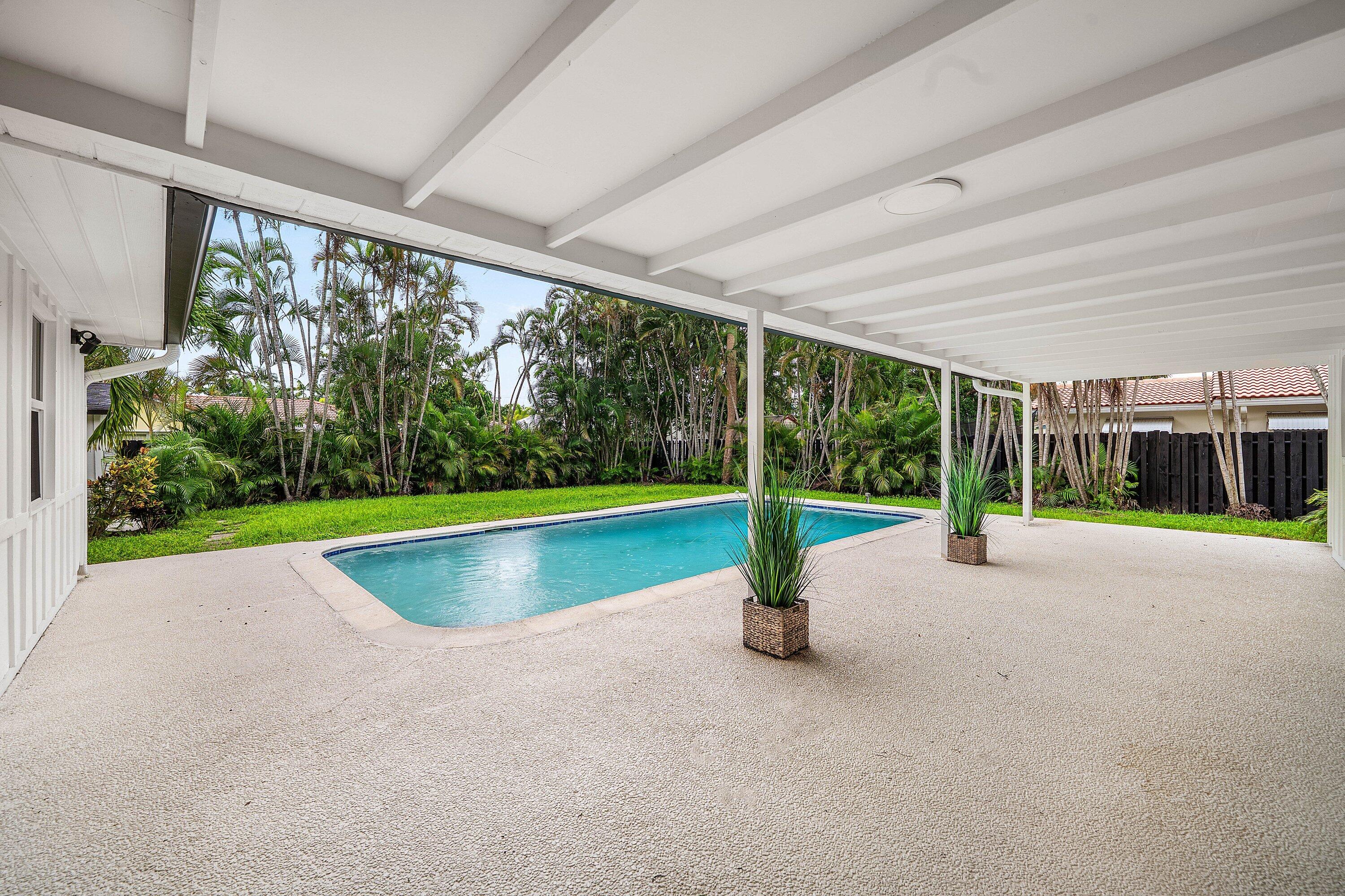 1551 SW 10th Street