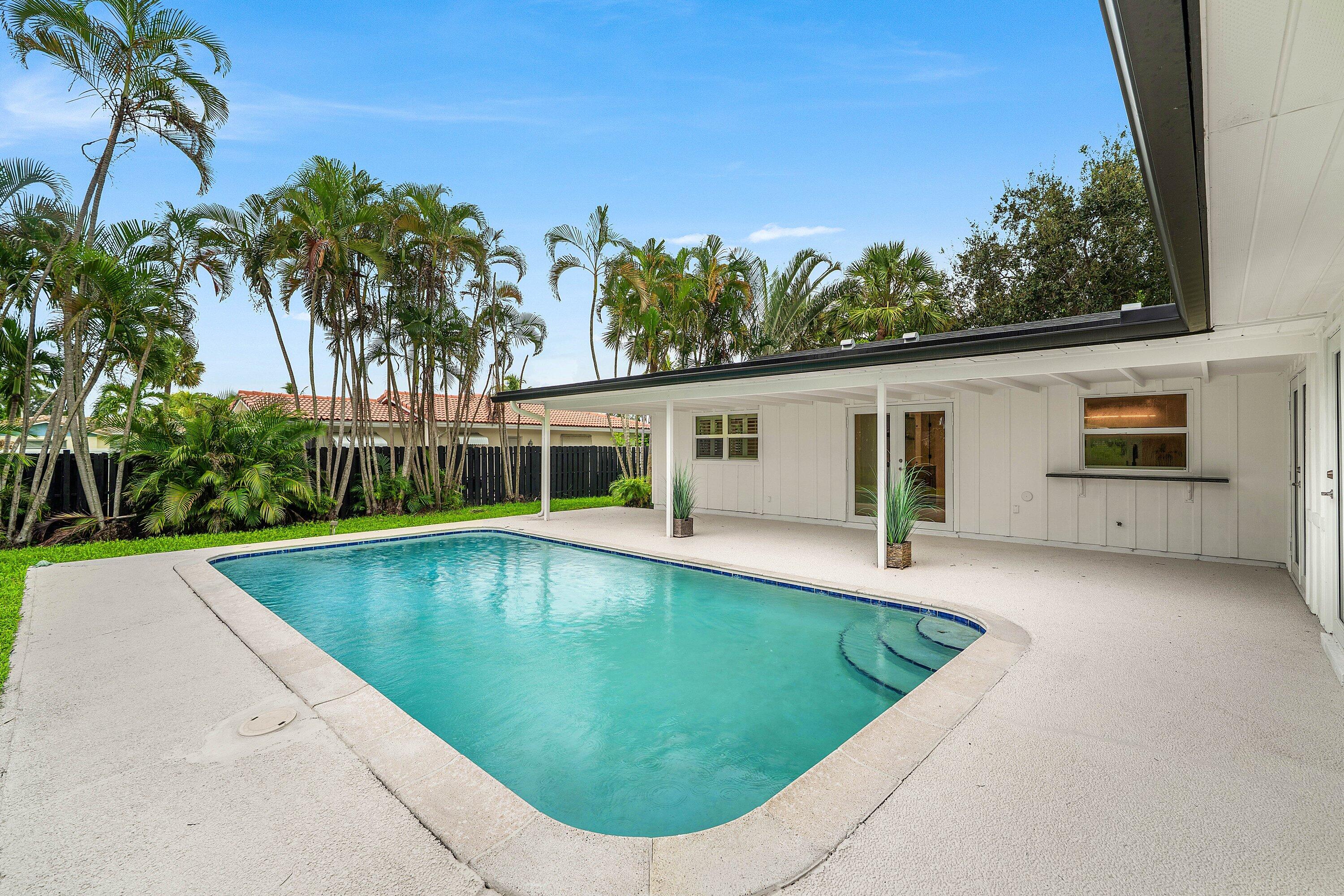 1551 SW 10th Street