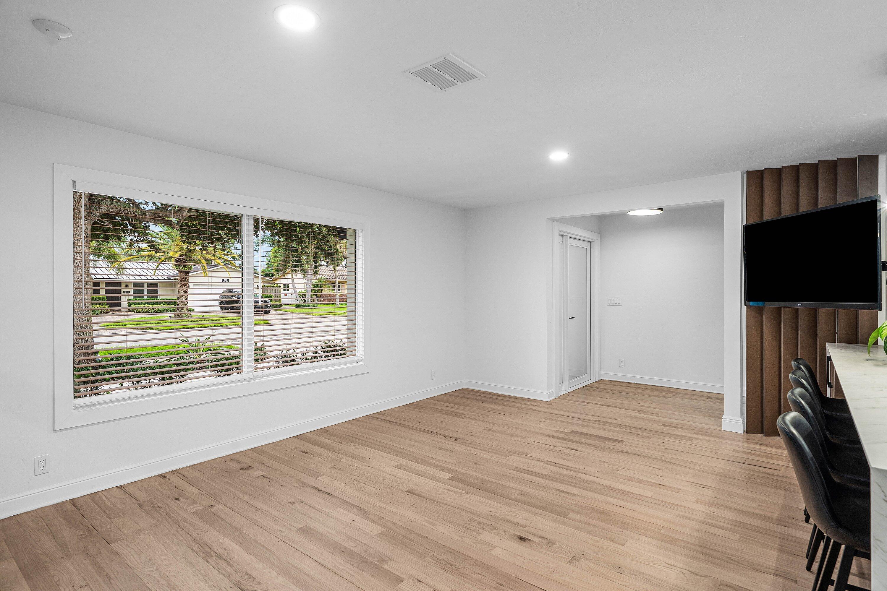 1551 SW 10th Street