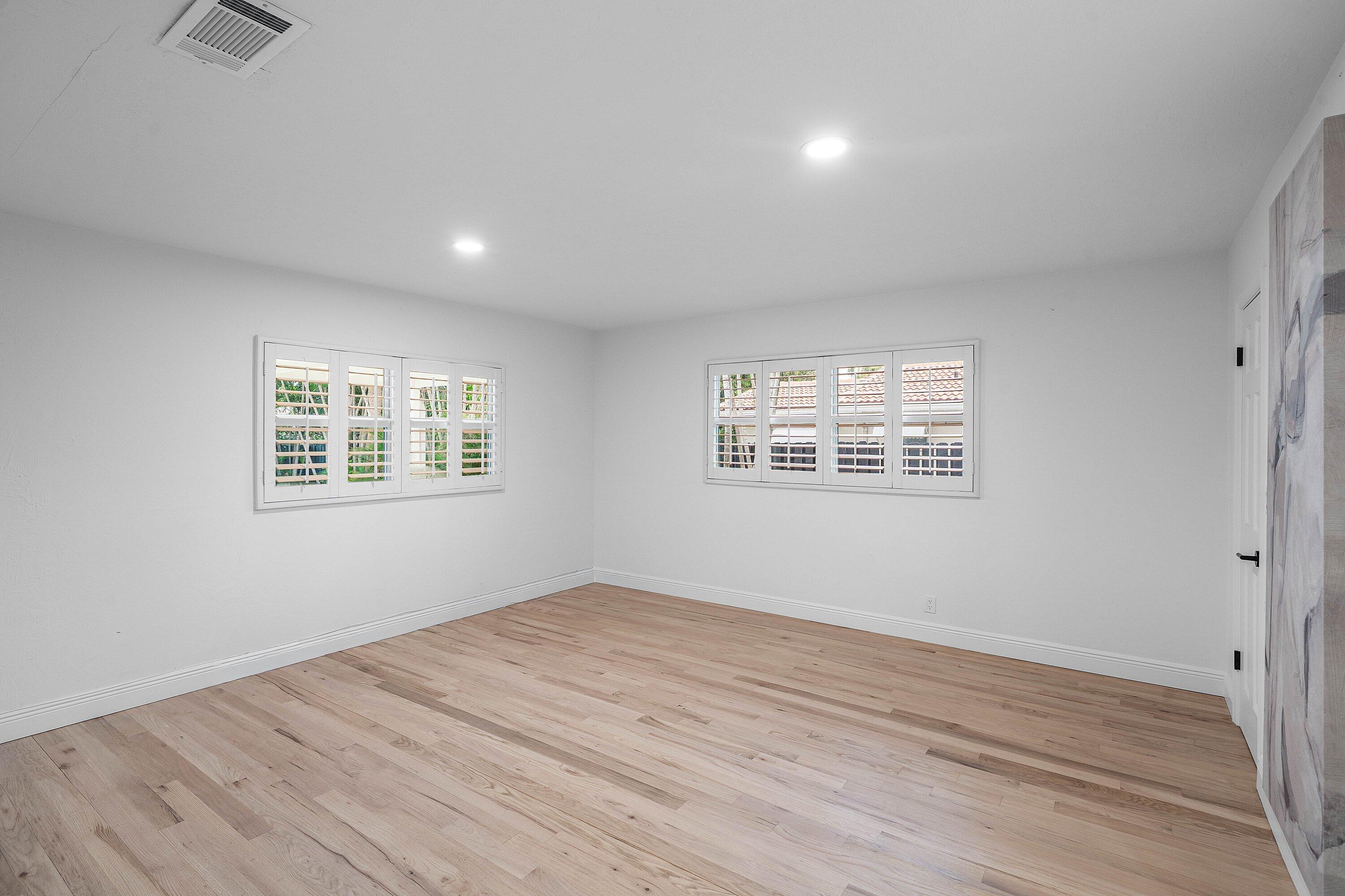 1551 SW 10th Street