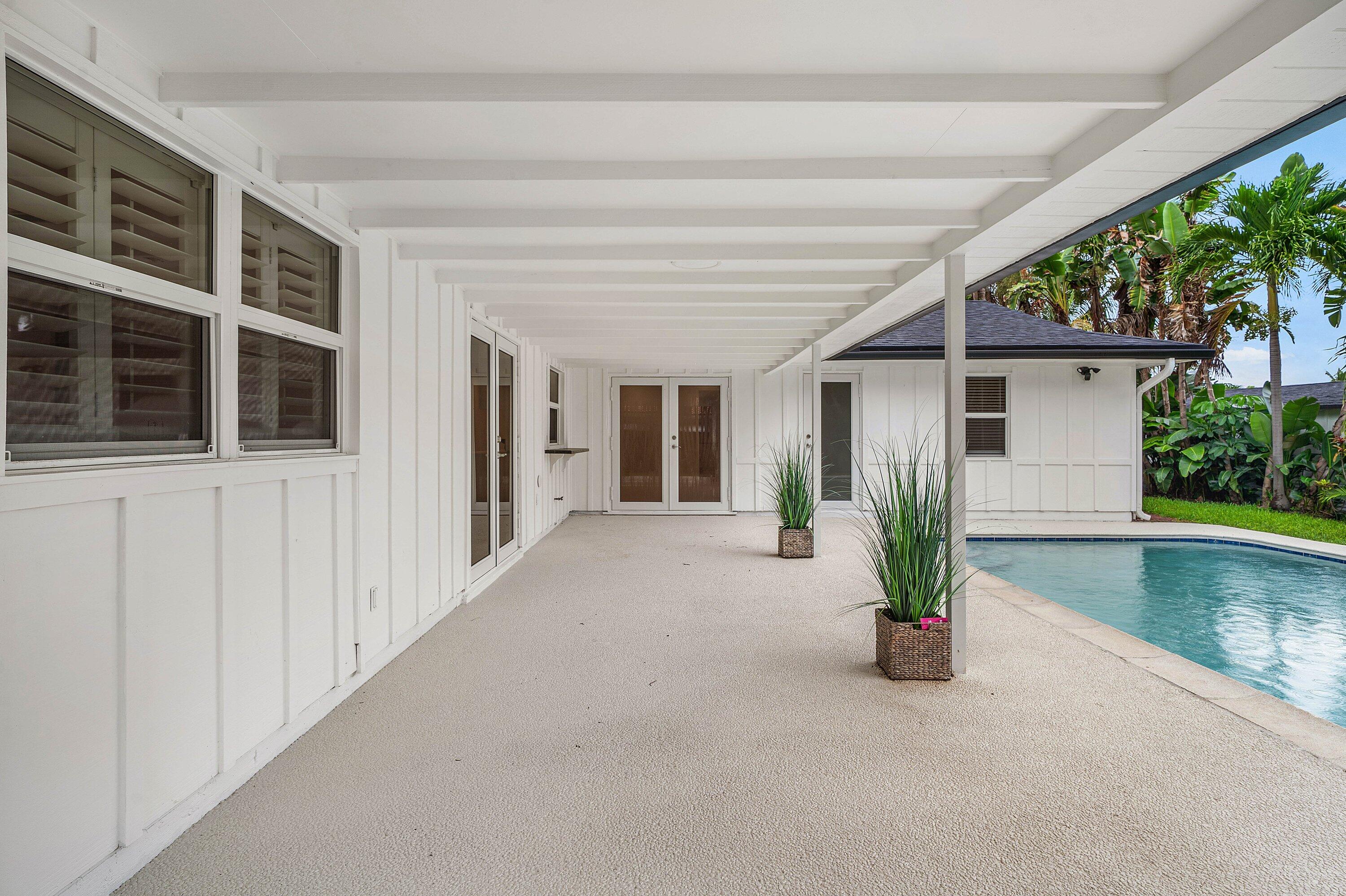 1551 SW 10th Street