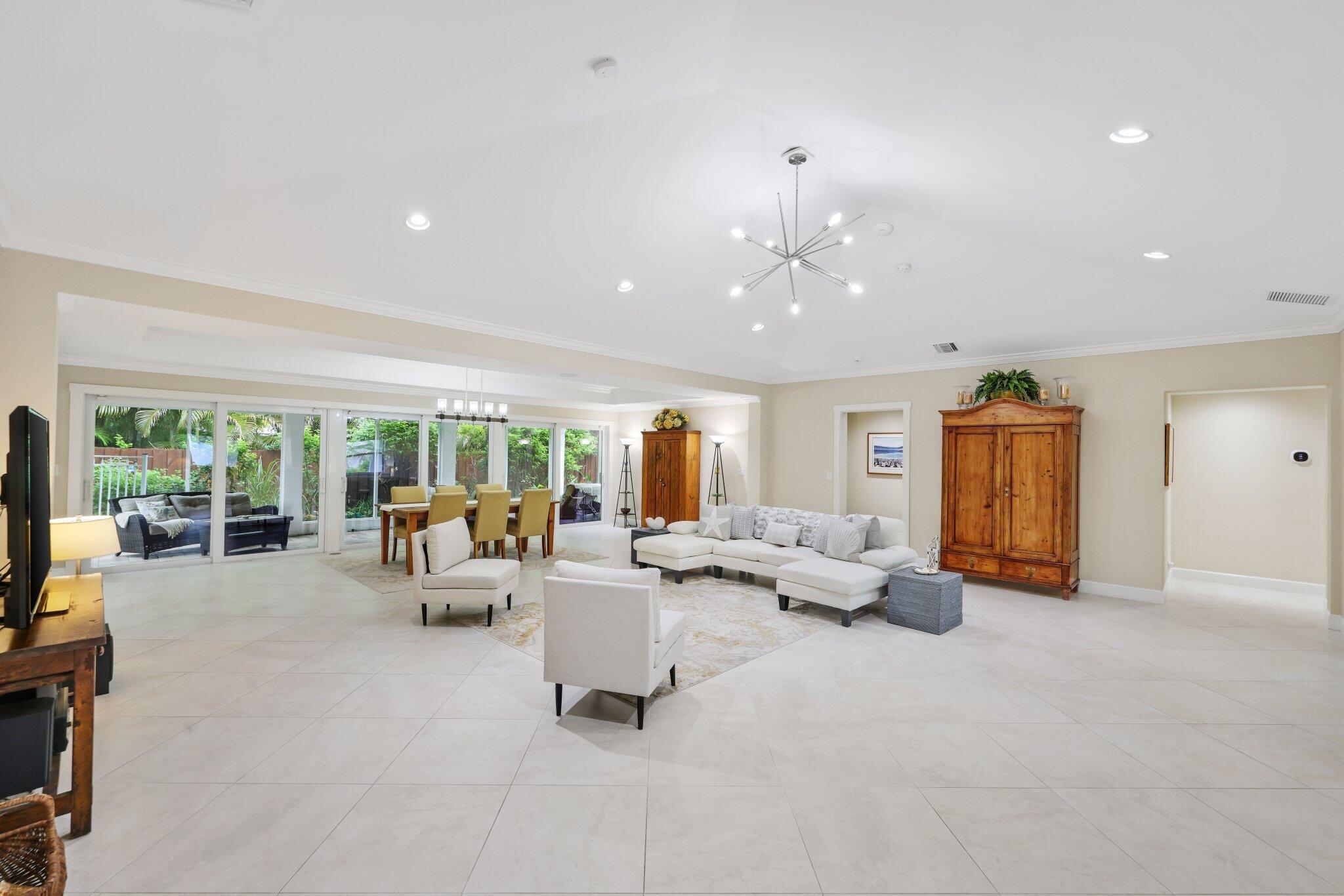 4535 Oak Tree Court