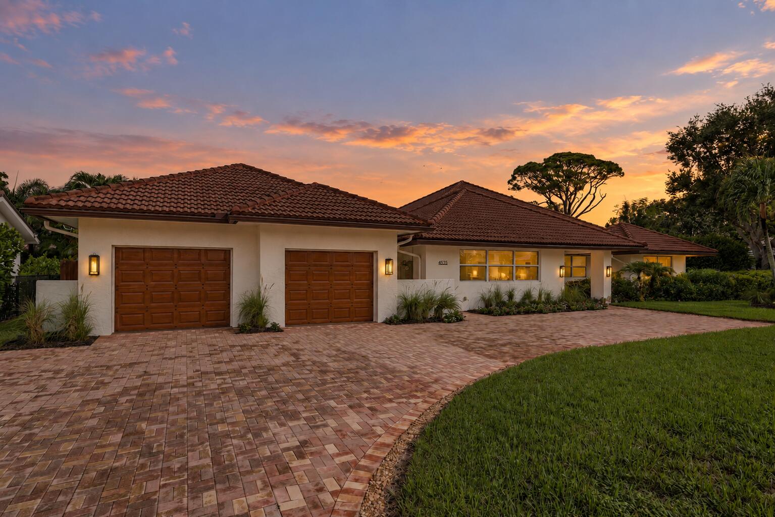 4535 Oak Tree Court