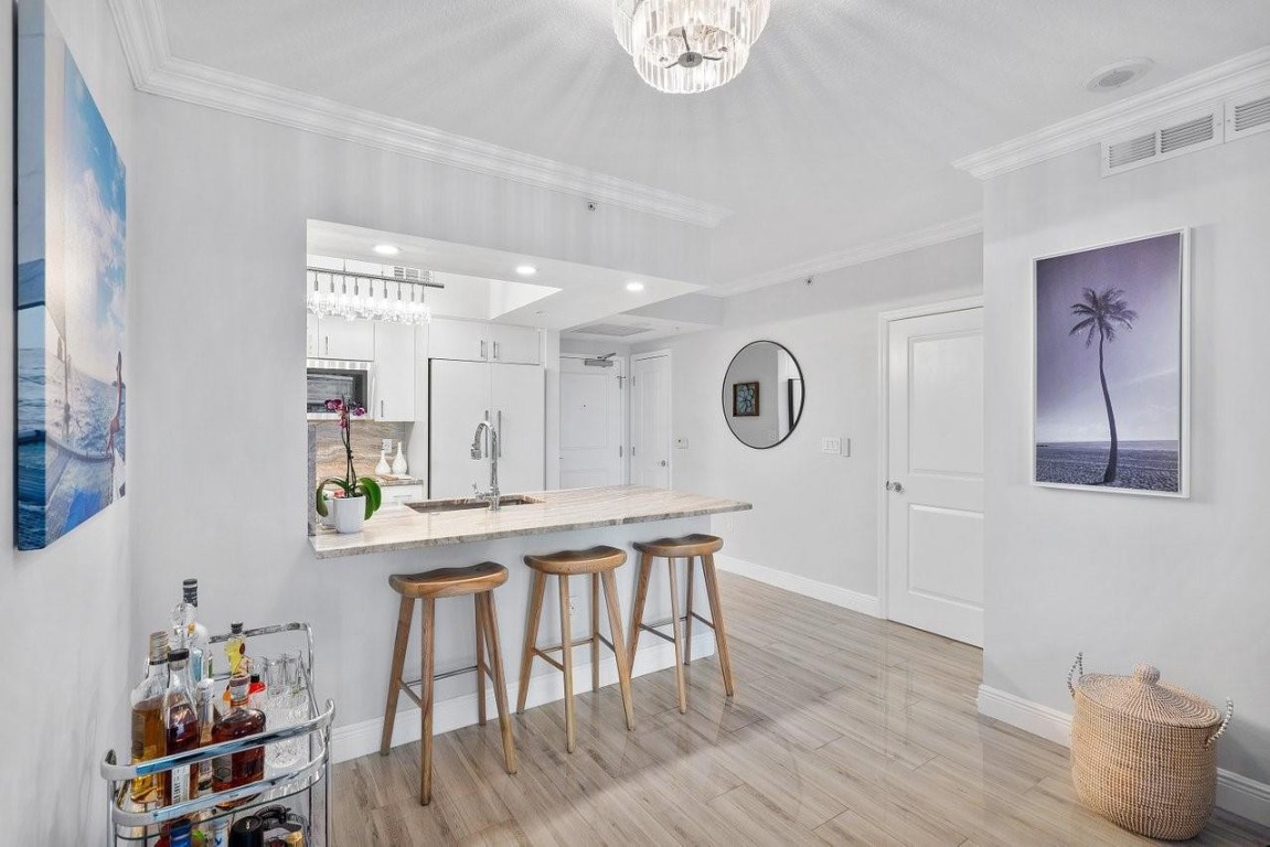 347 N New River Dr 1208