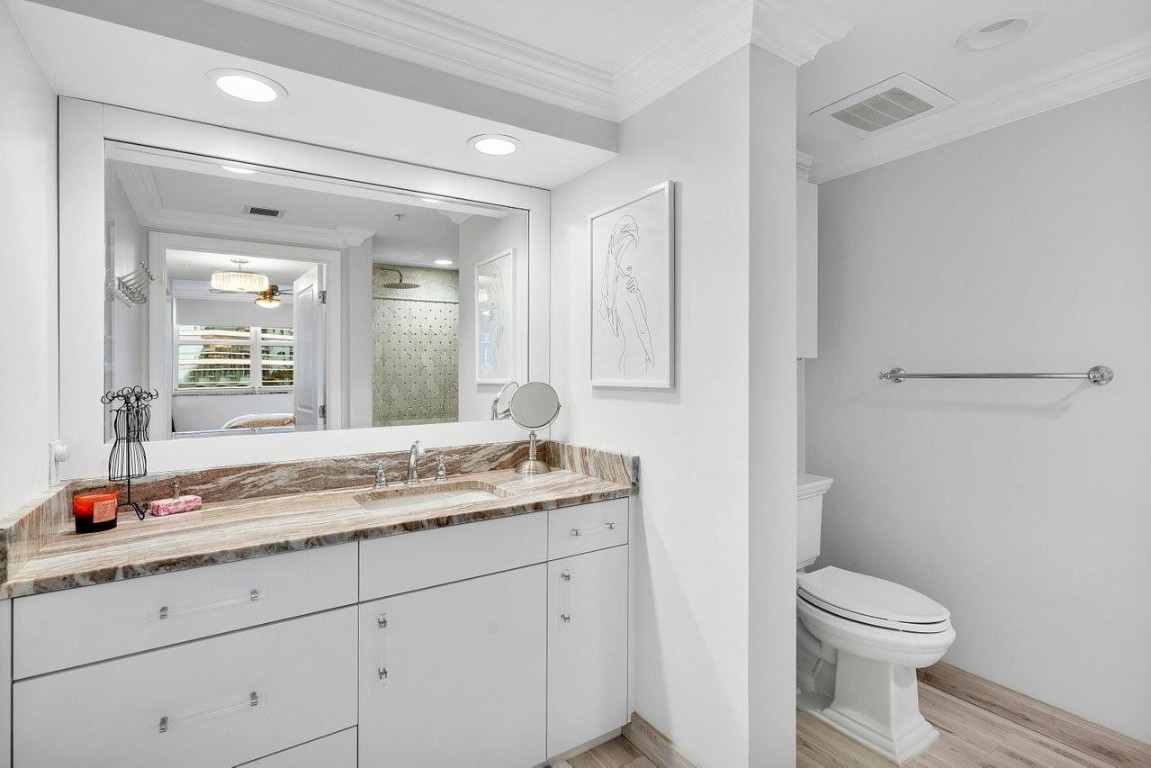 347 N New River Dr 1208