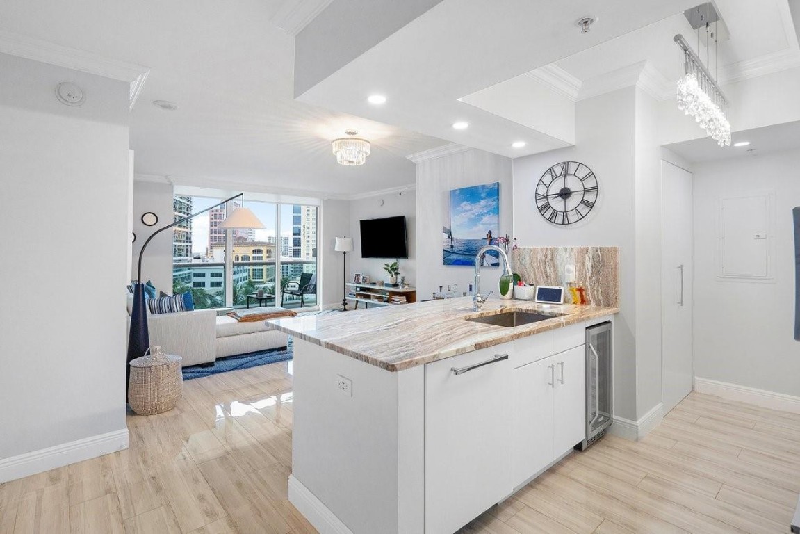 347 N New River Dr 1208