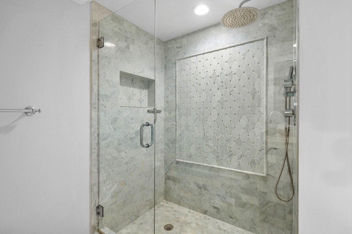 347 N New River Dr 1208