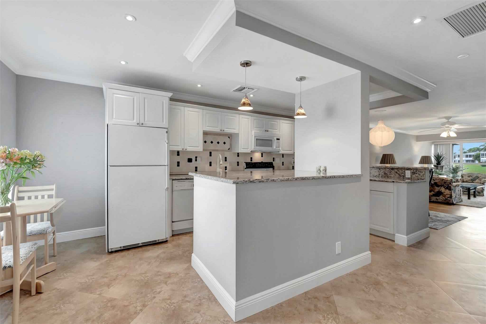 1421 SW 27th Ave 104