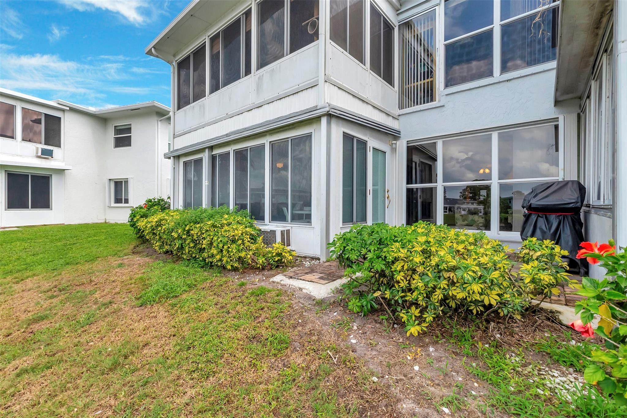 1421 SW 27th Ave 104