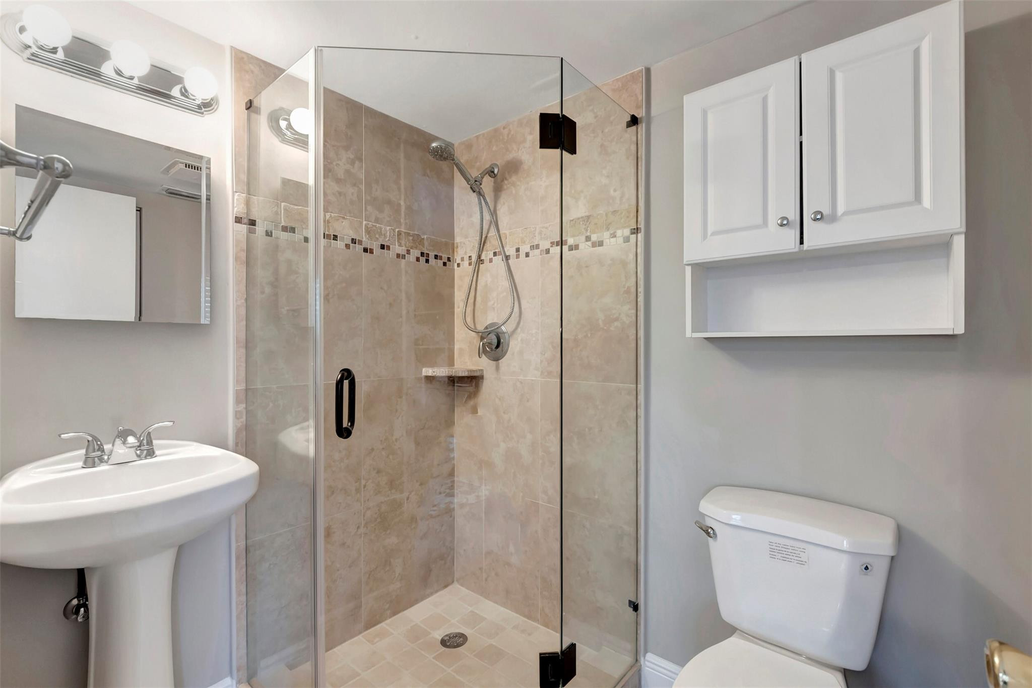 1421 SW 27th Ave 104