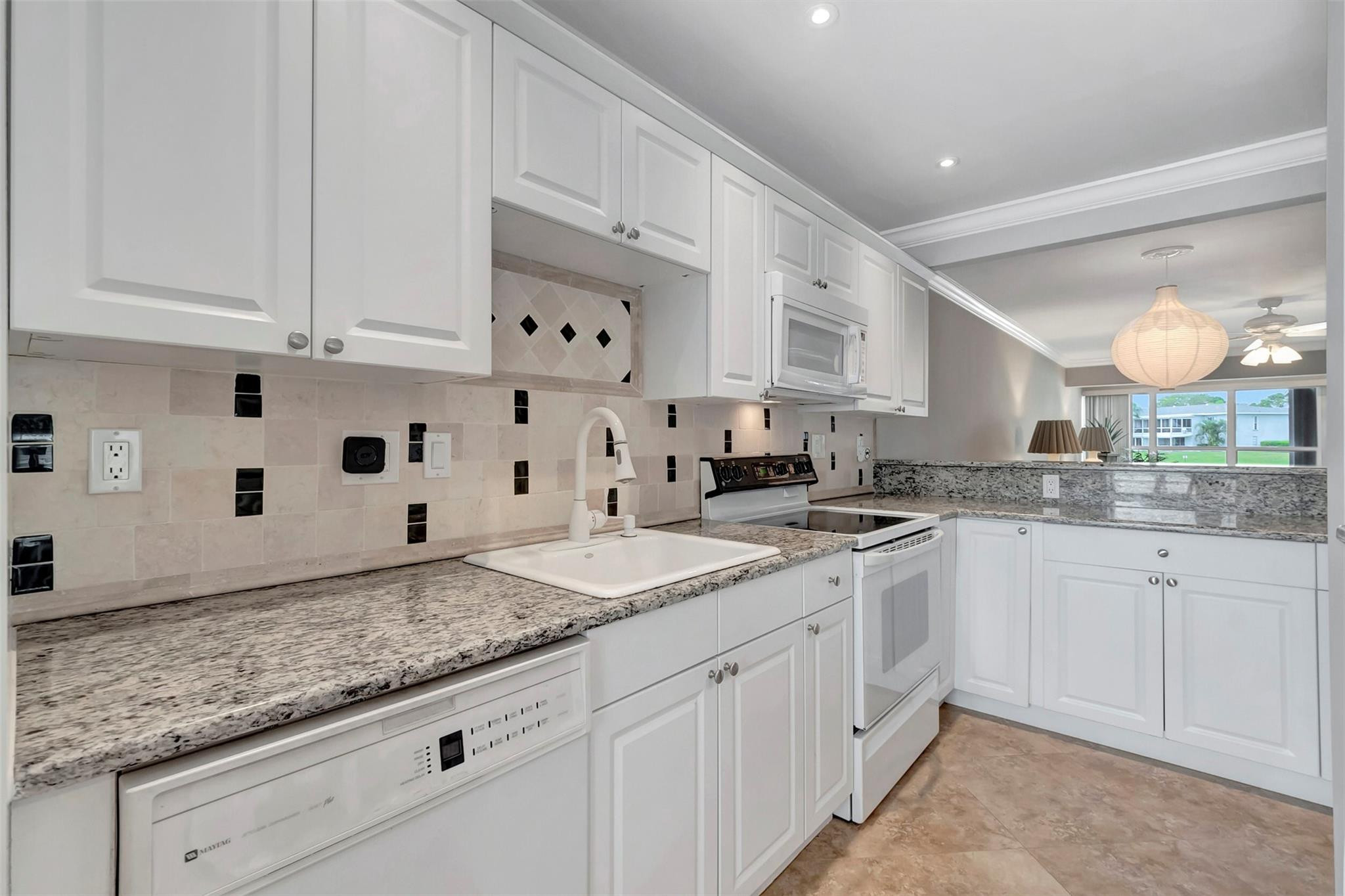 1421 SW 27th Ave 104