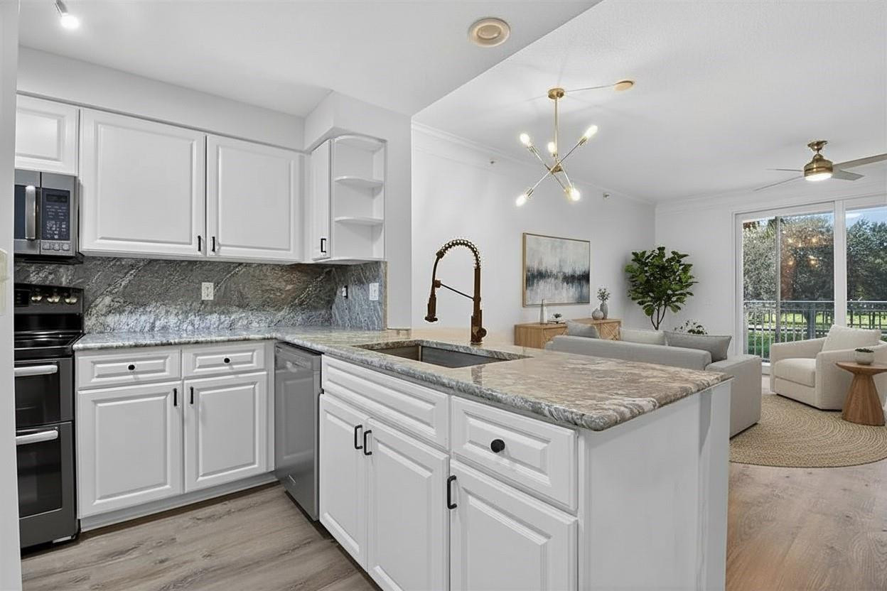 2032 Alta Meadows Lane 1105