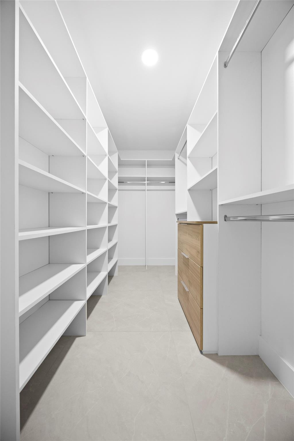 7571 Estrella Circle