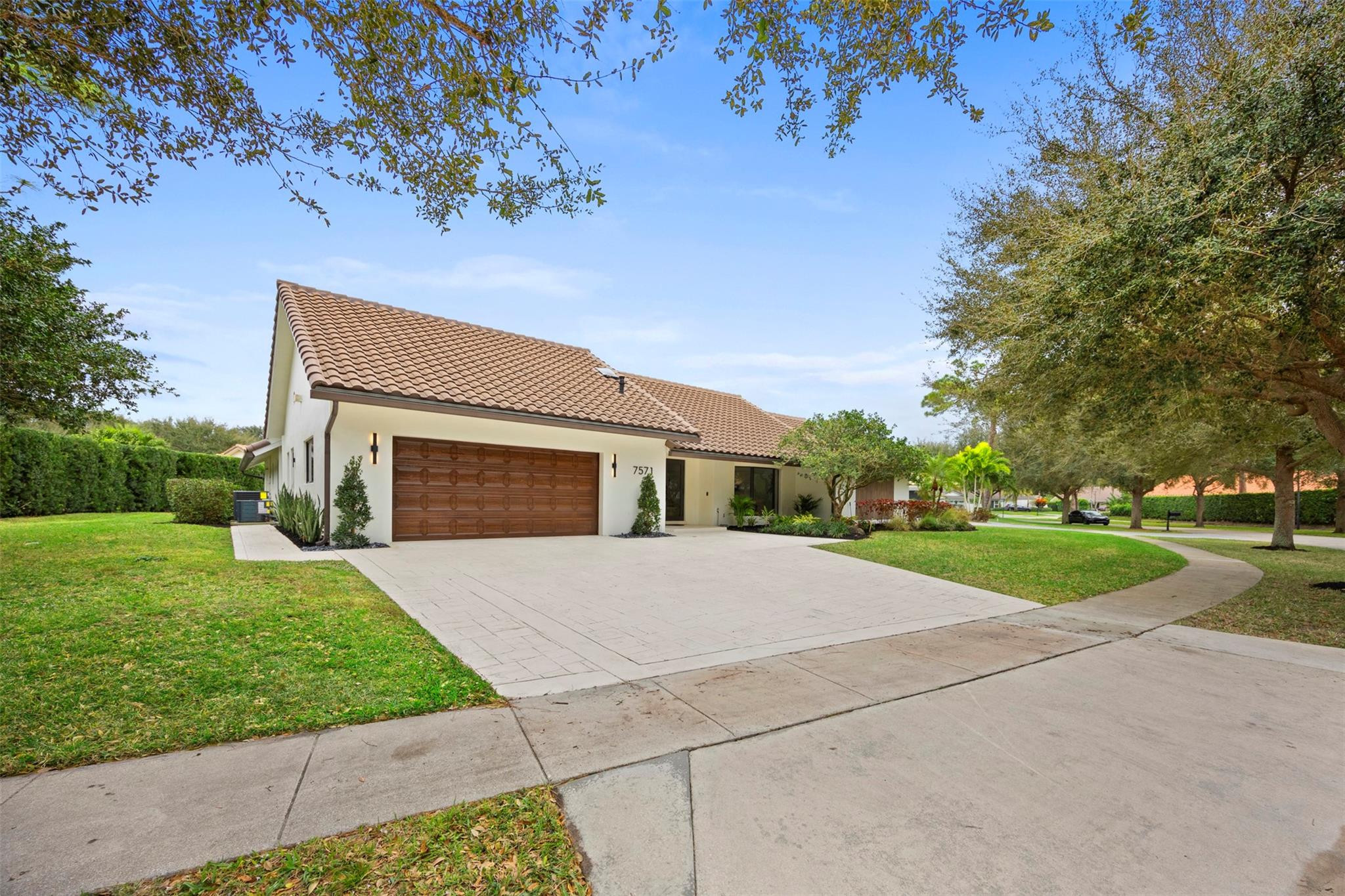 7571 Estrella Circle