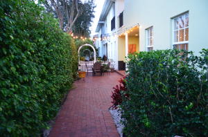 1036 W Heritage Club Circle