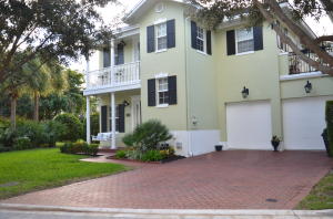 1036 W Heritage Club Circle