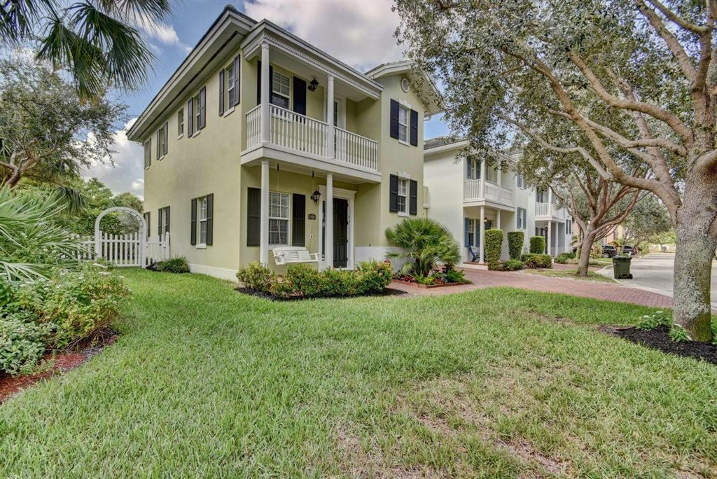 1036 W Heritage Club Circle