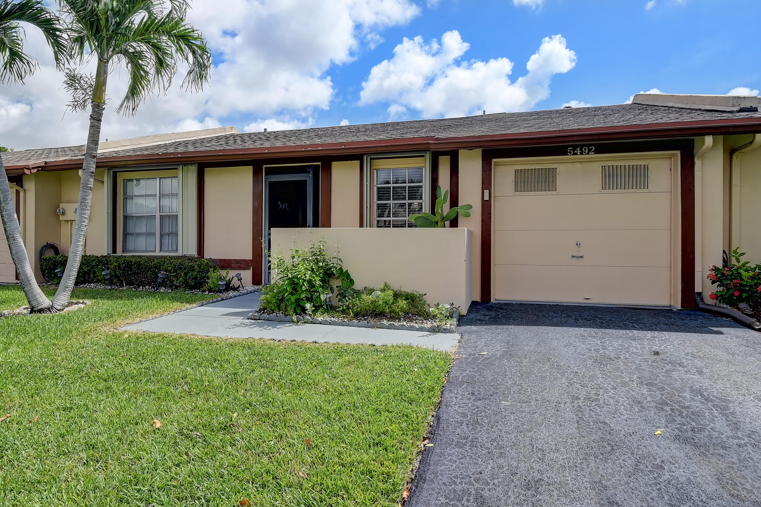 5492 Viburnum Circle 0