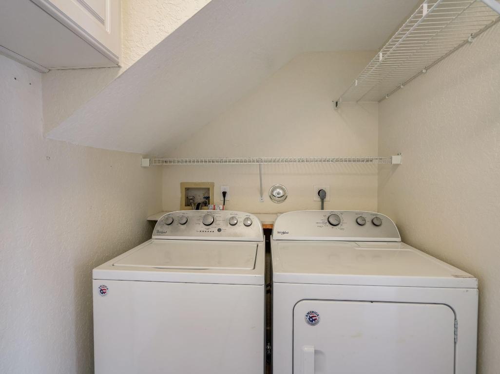 3995 Laurelwood Lane