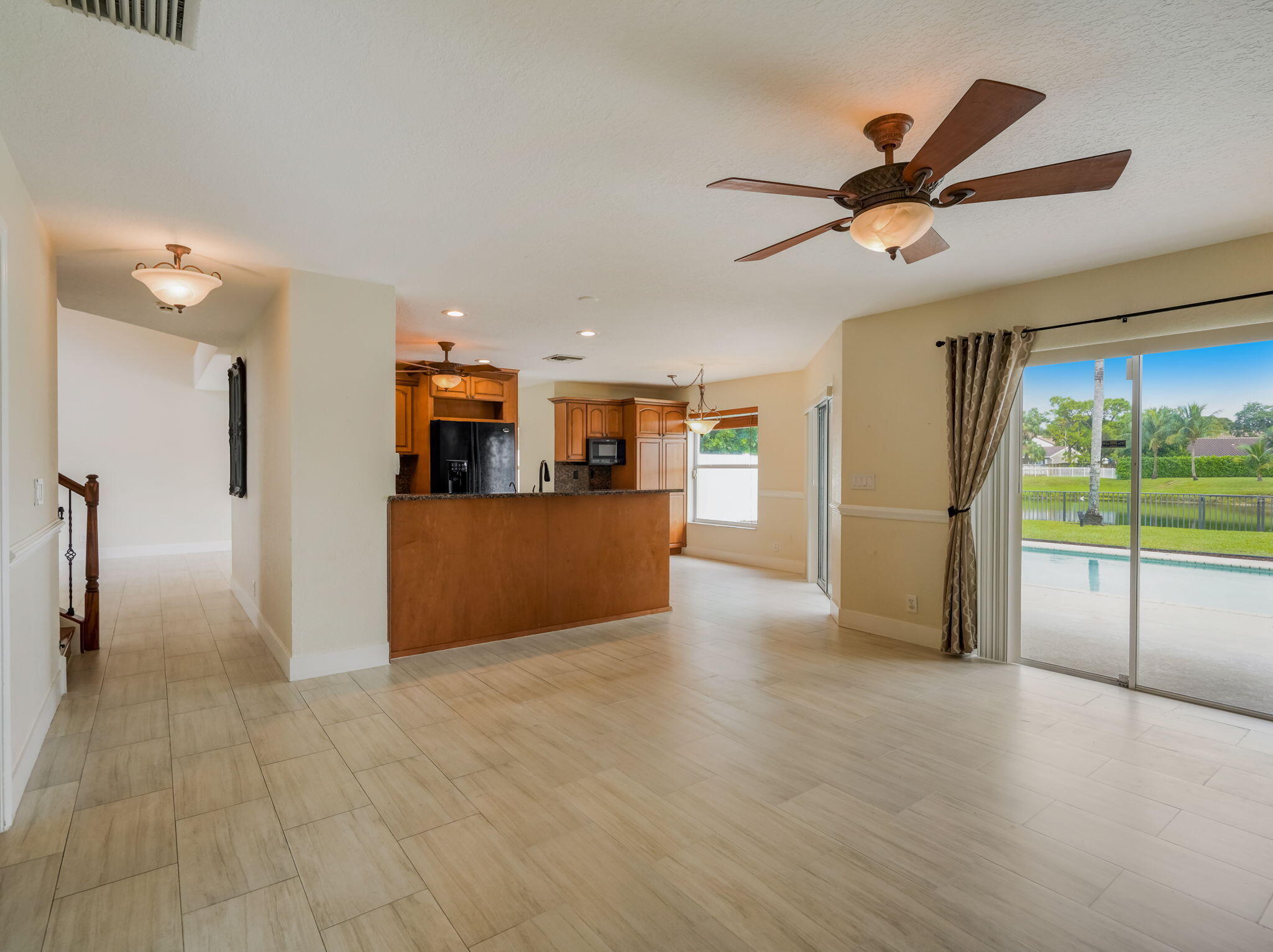 3995 Laurelwood Lane