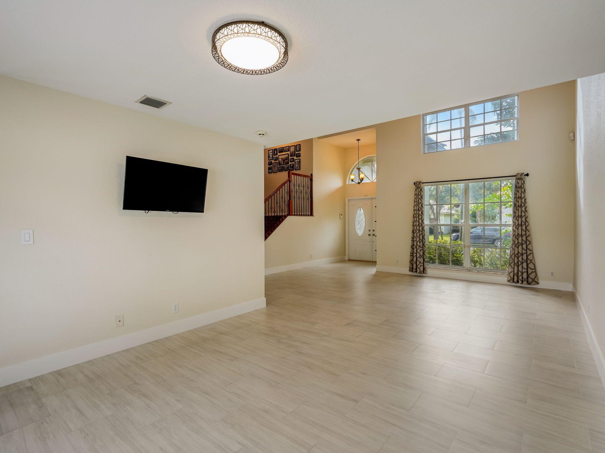 3995 Laurelwood Lane