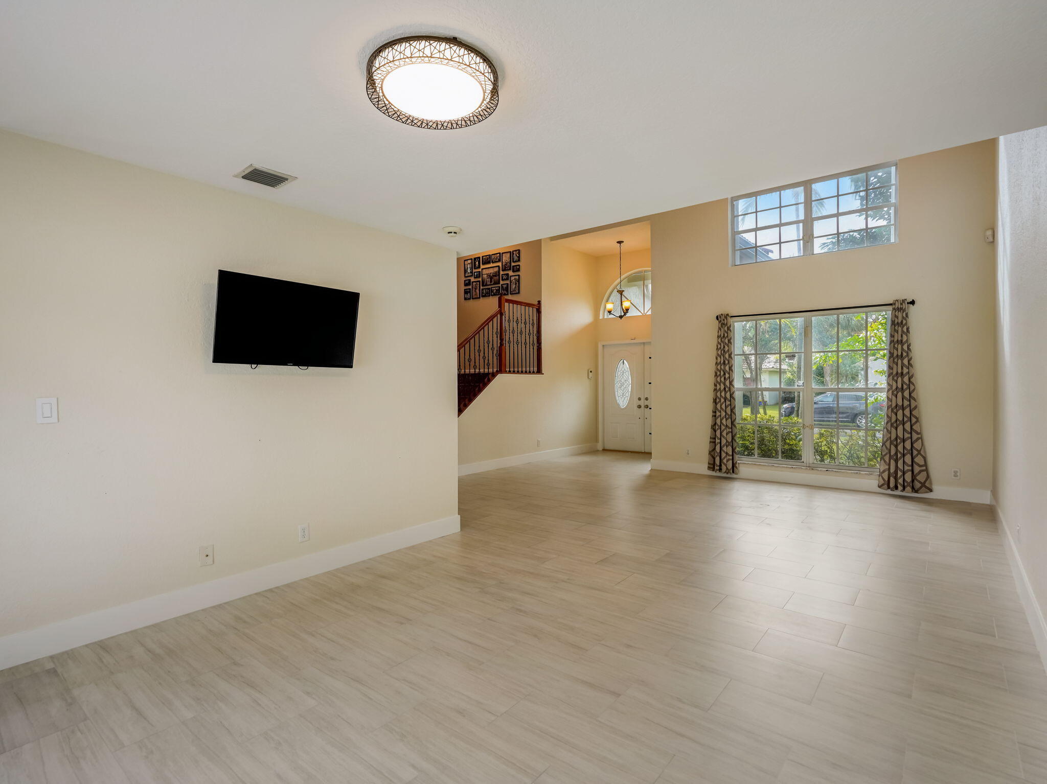 3995 Laurelwood Lane