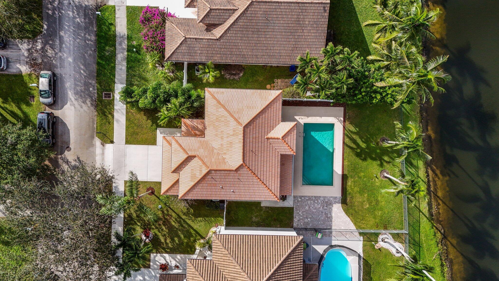 3995 Laurelwood Lane