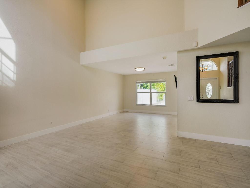 3995 Laurelwood Lane