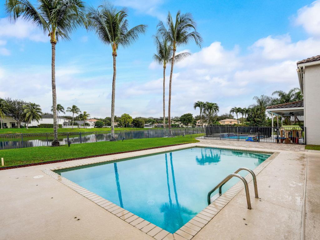 3995 Laurelwood Lane