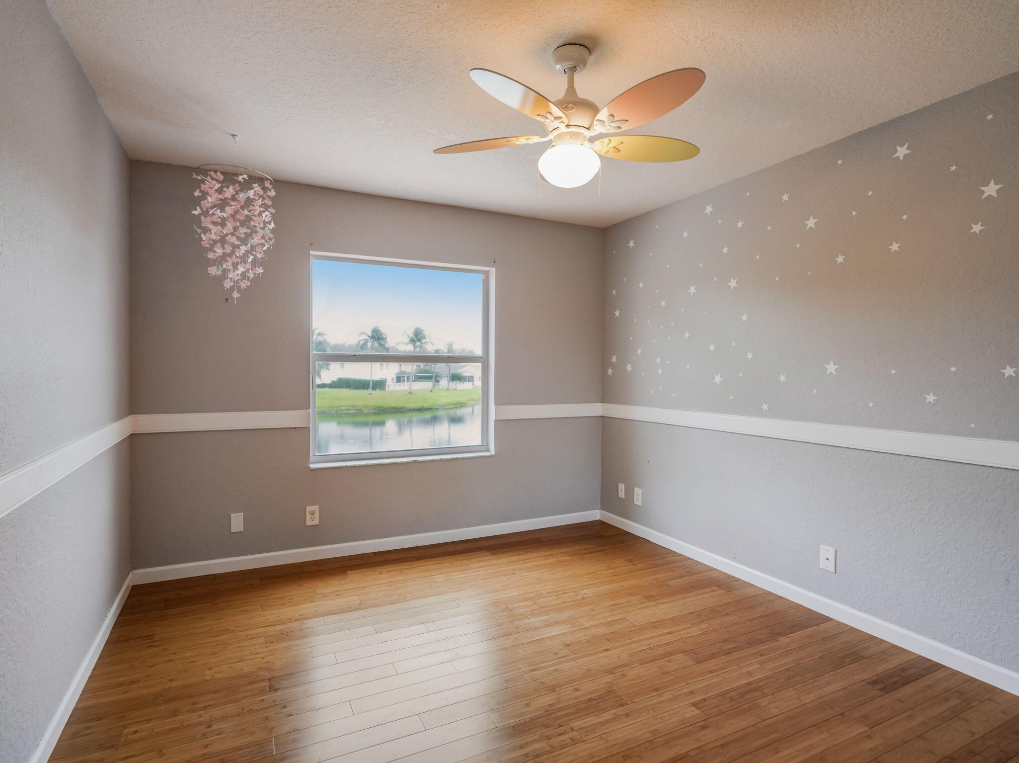 3995 Laurelwood Lane