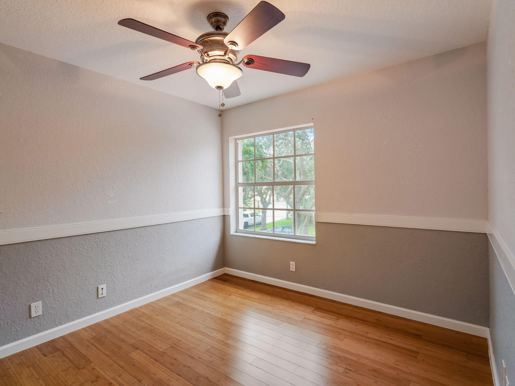 3995 Laurelwood Lane