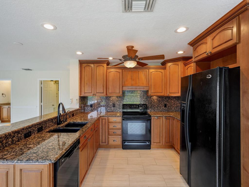 3995 Laurelwood Lane