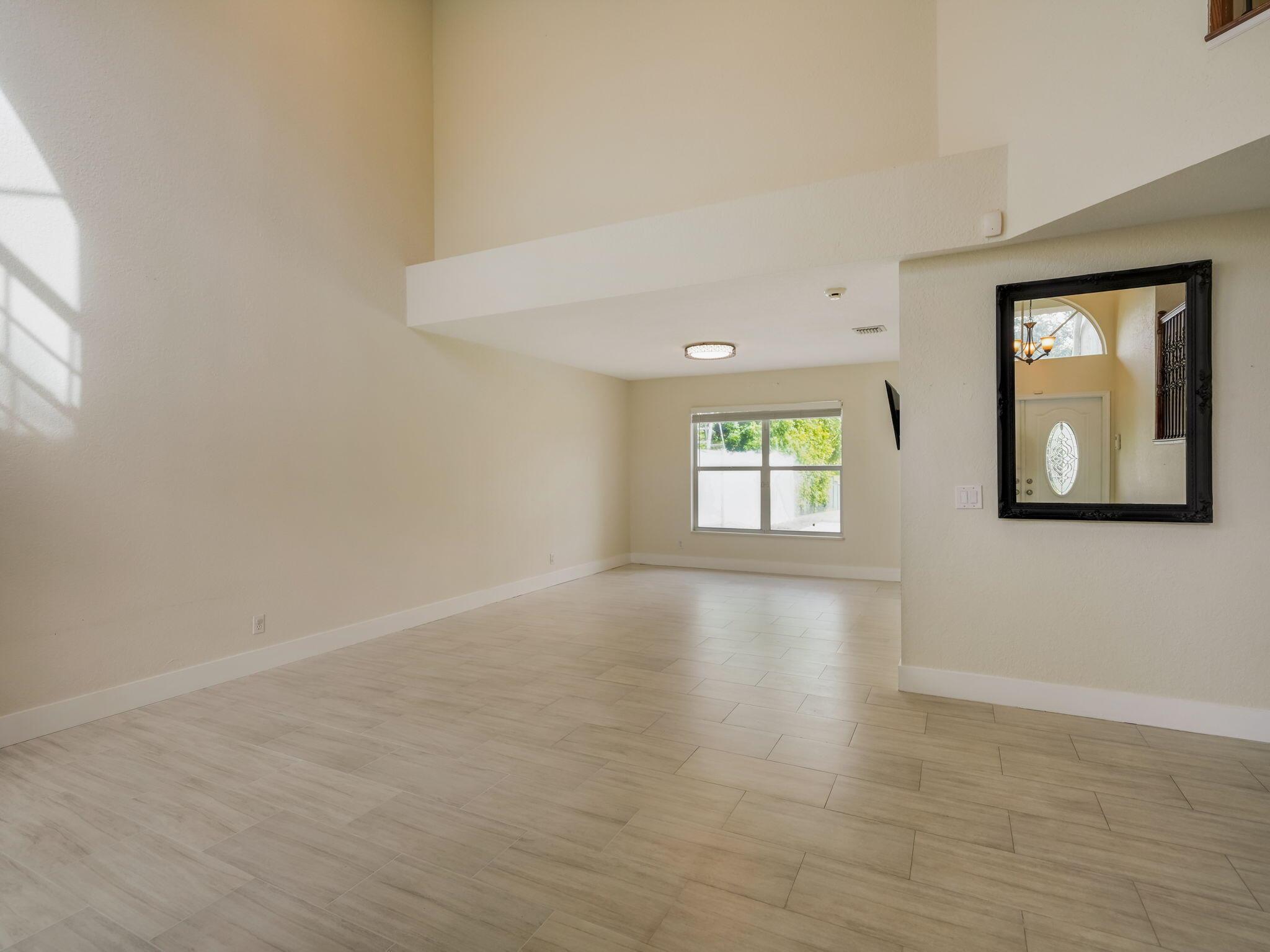 3995 Laurelwood Lane