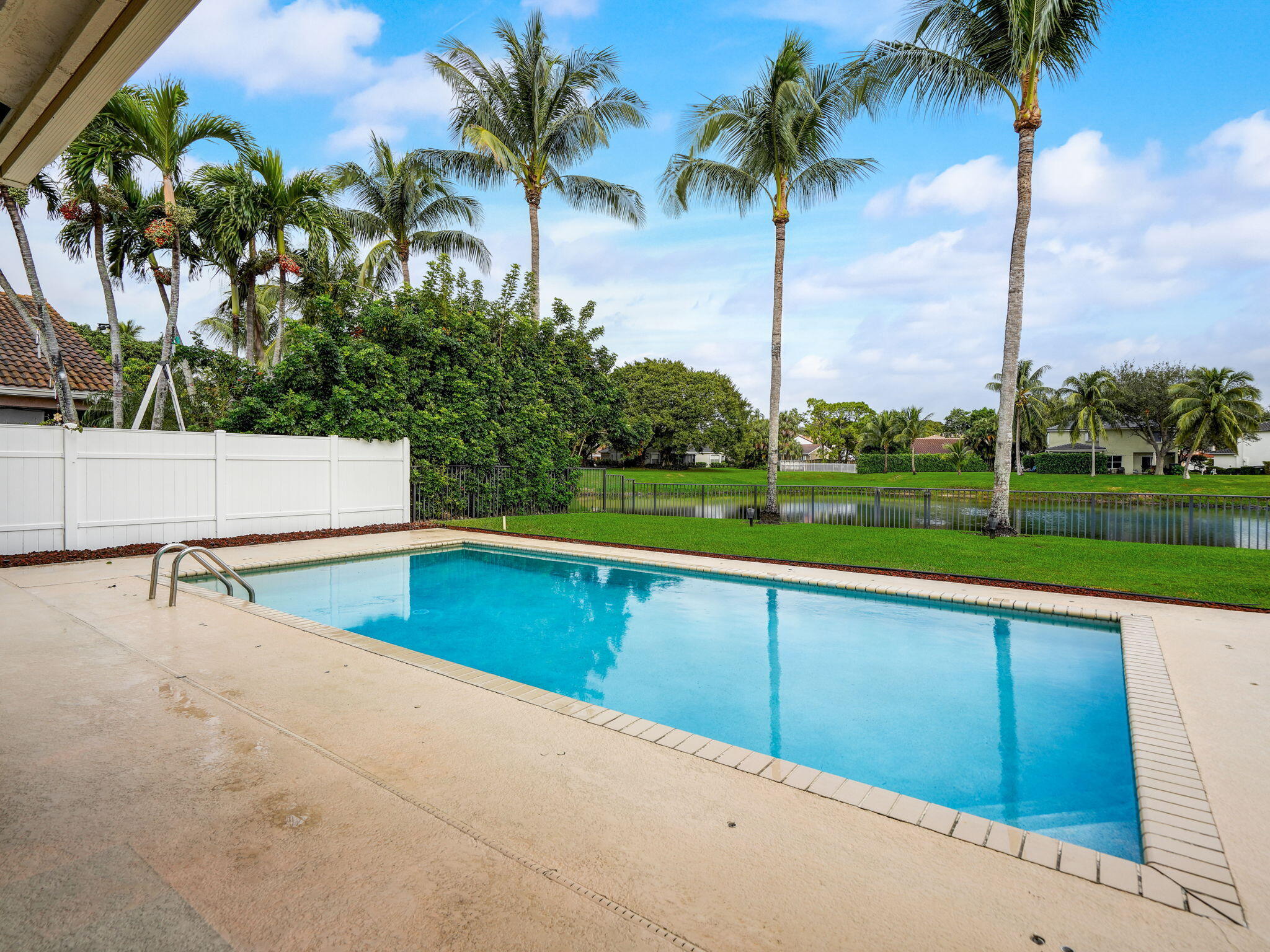 3995 Laurelwood Lane