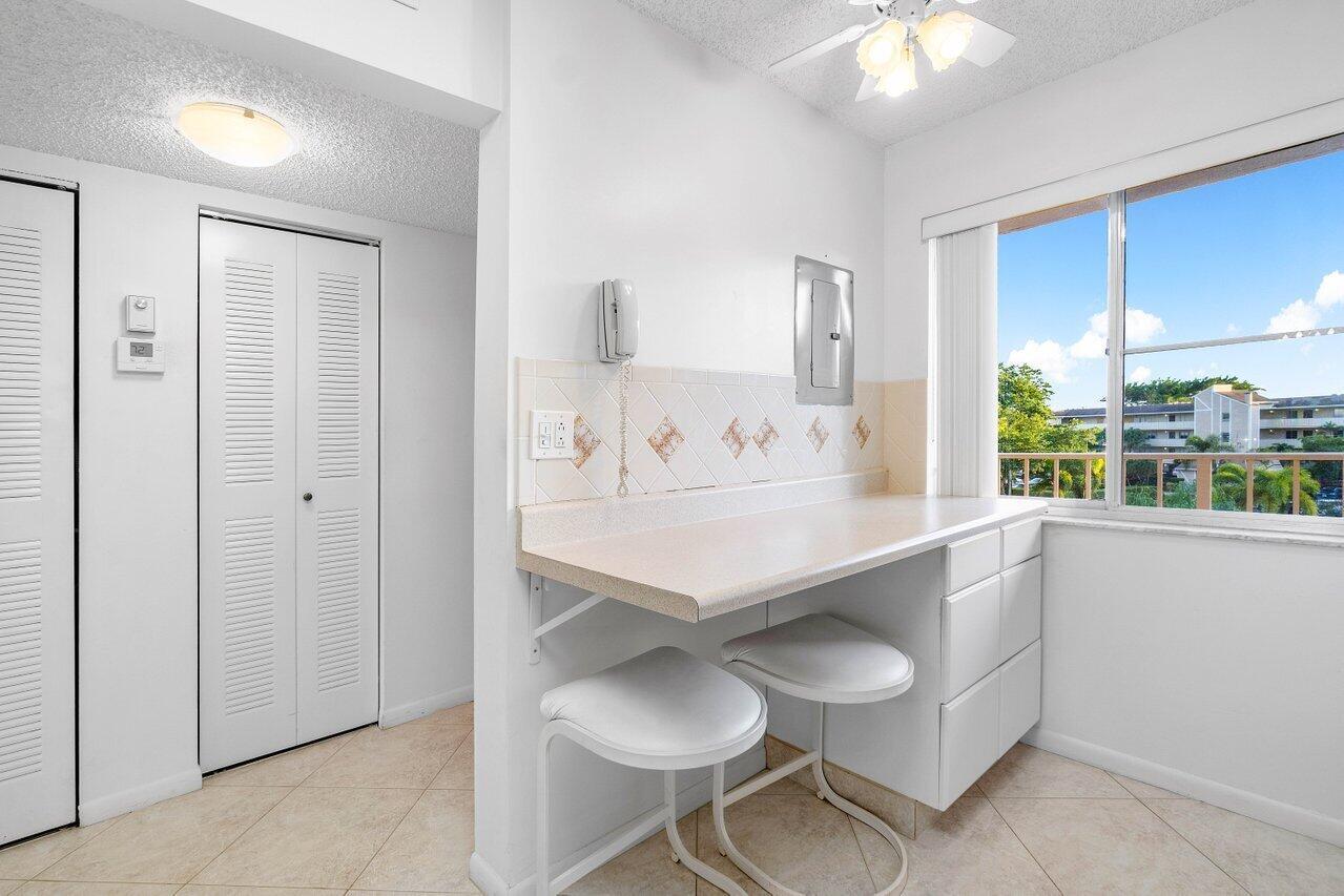 7145 Huntington Lane 402