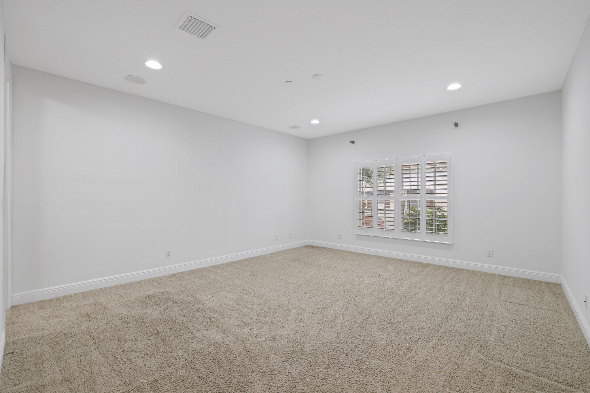 613 NE Francesca Lane